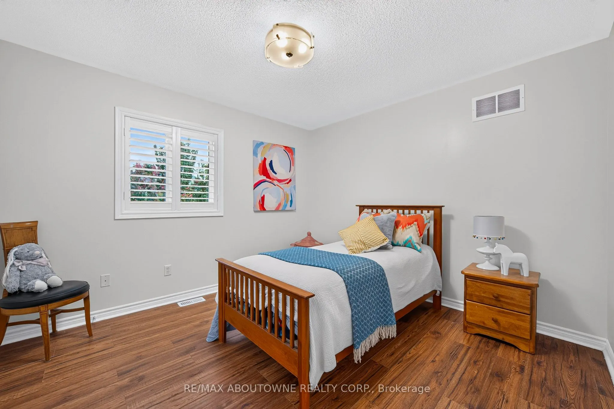 2447 Highmount Crescent