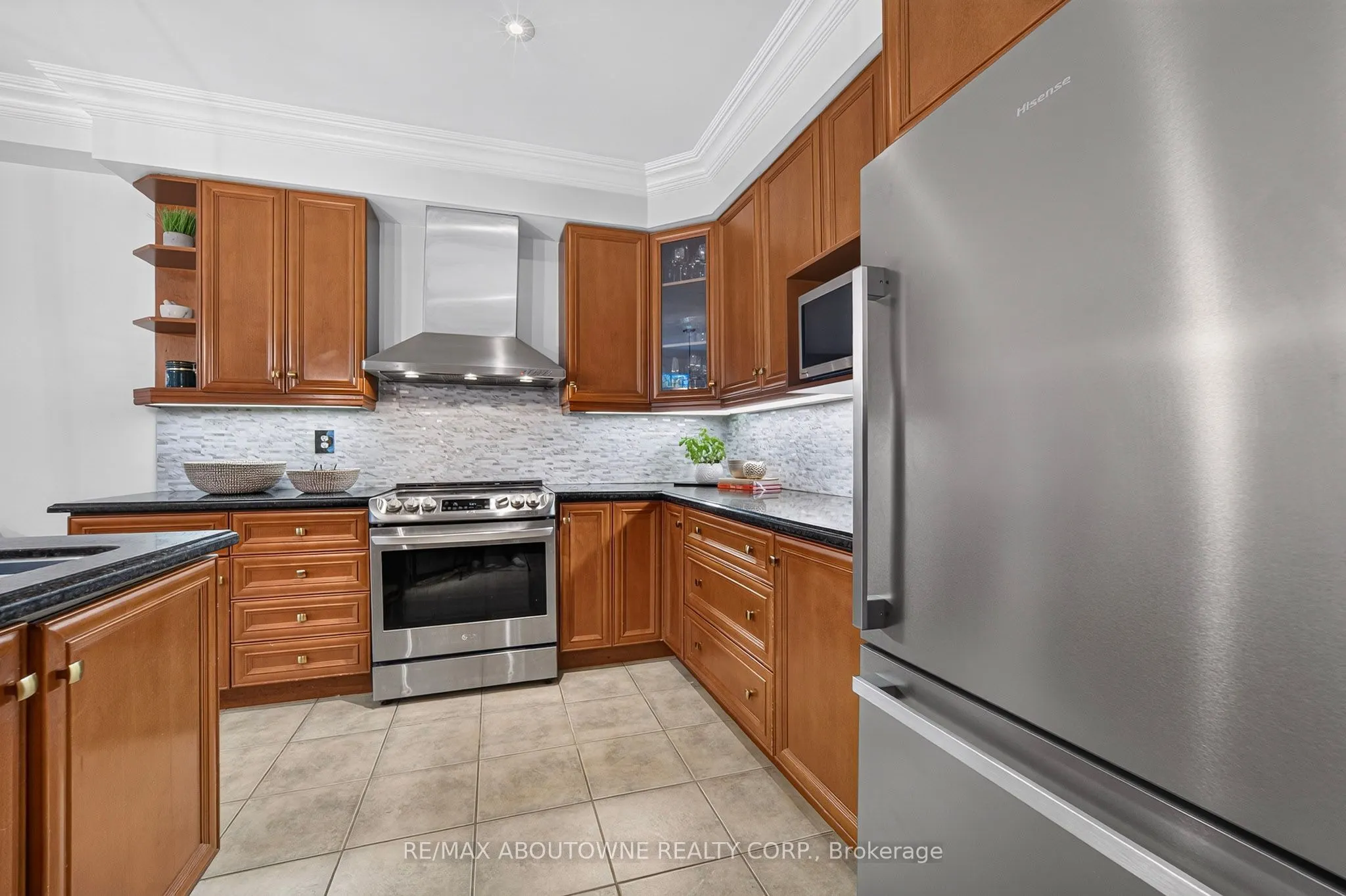 2447 Highmount Crescent