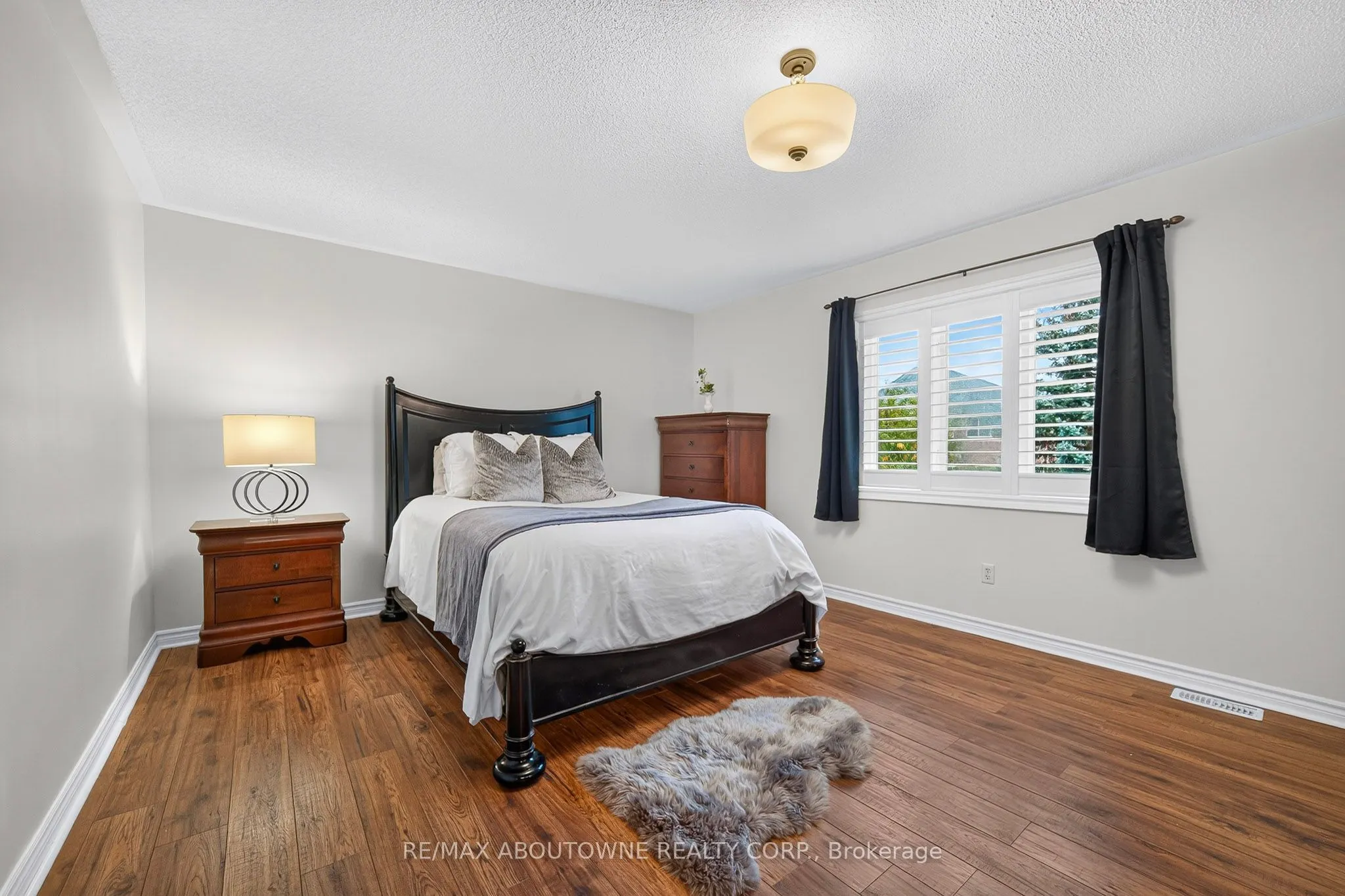 2447 Highmount Crescent