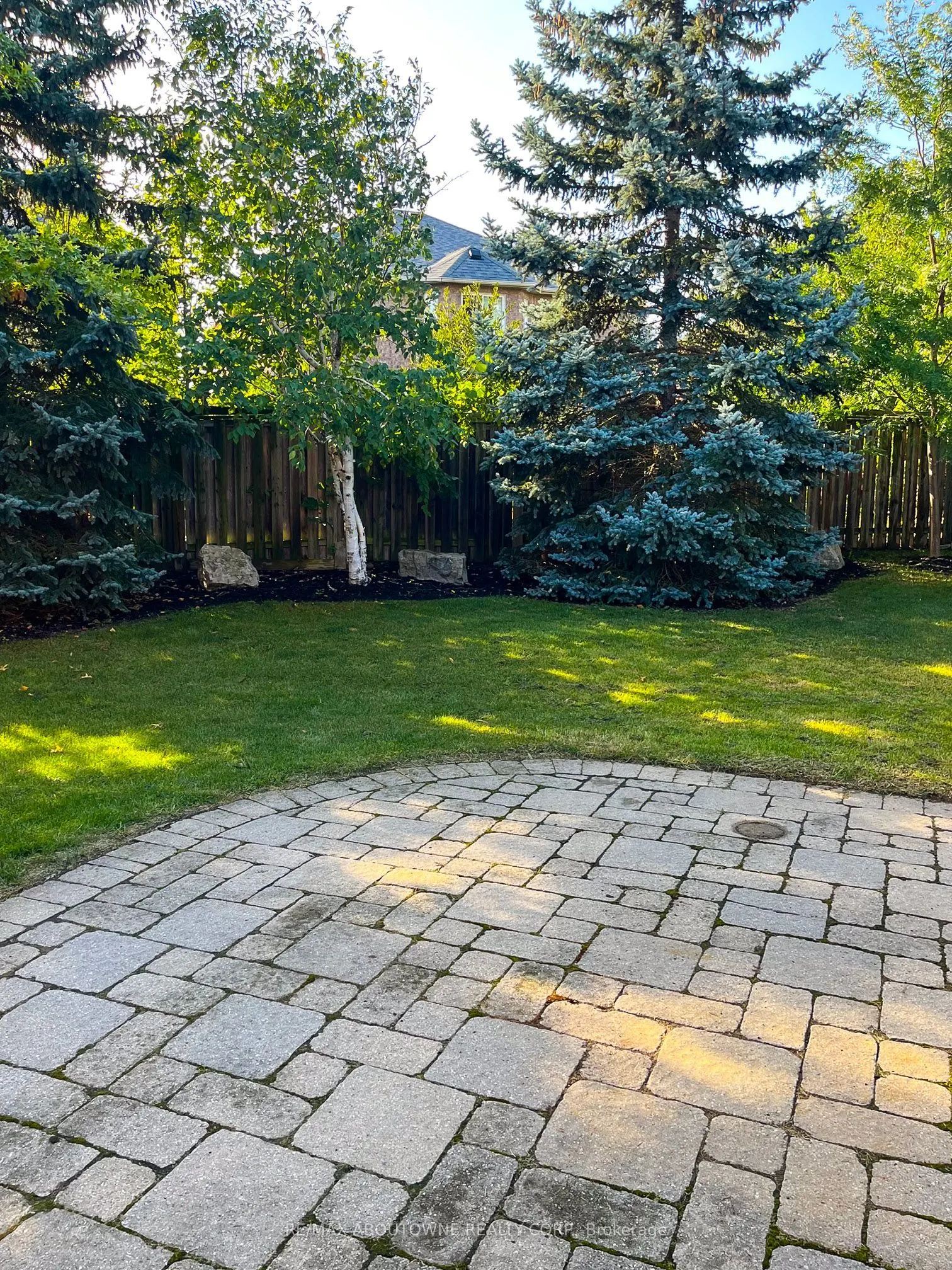 2447 Highmount Crescent