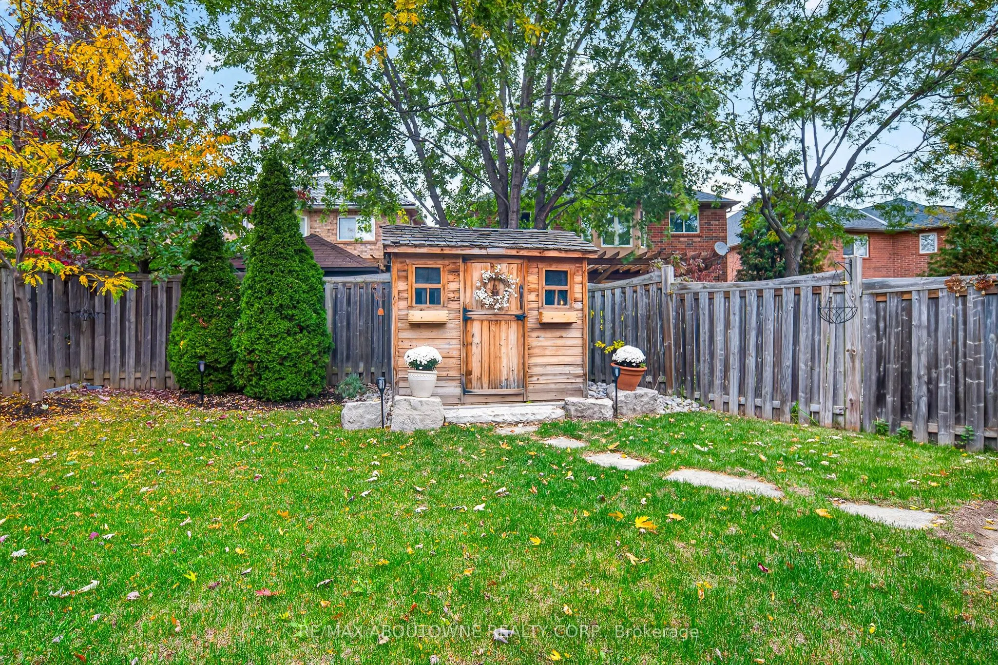 2447 Highmount Crescent
