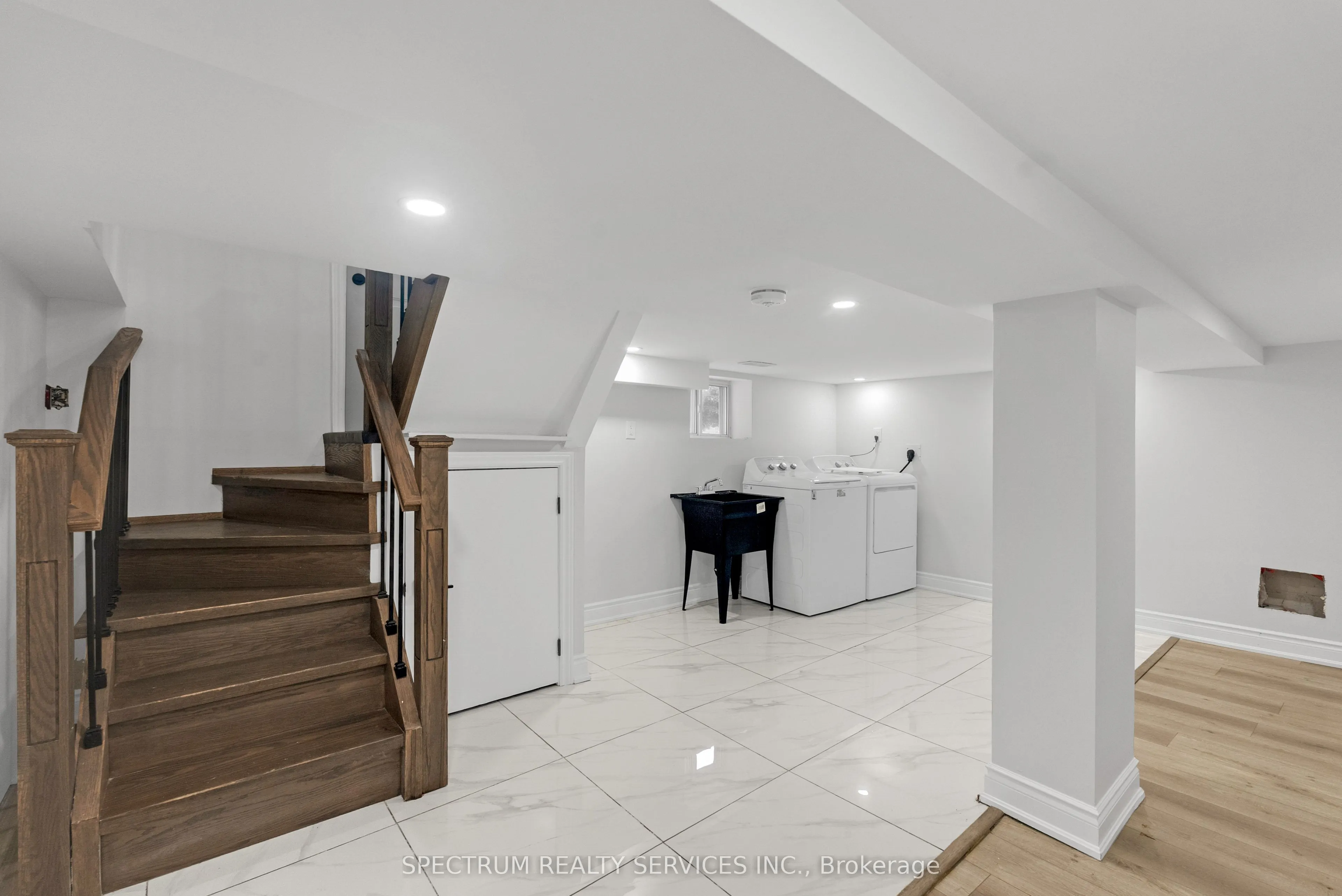 11 Vimy Avenue