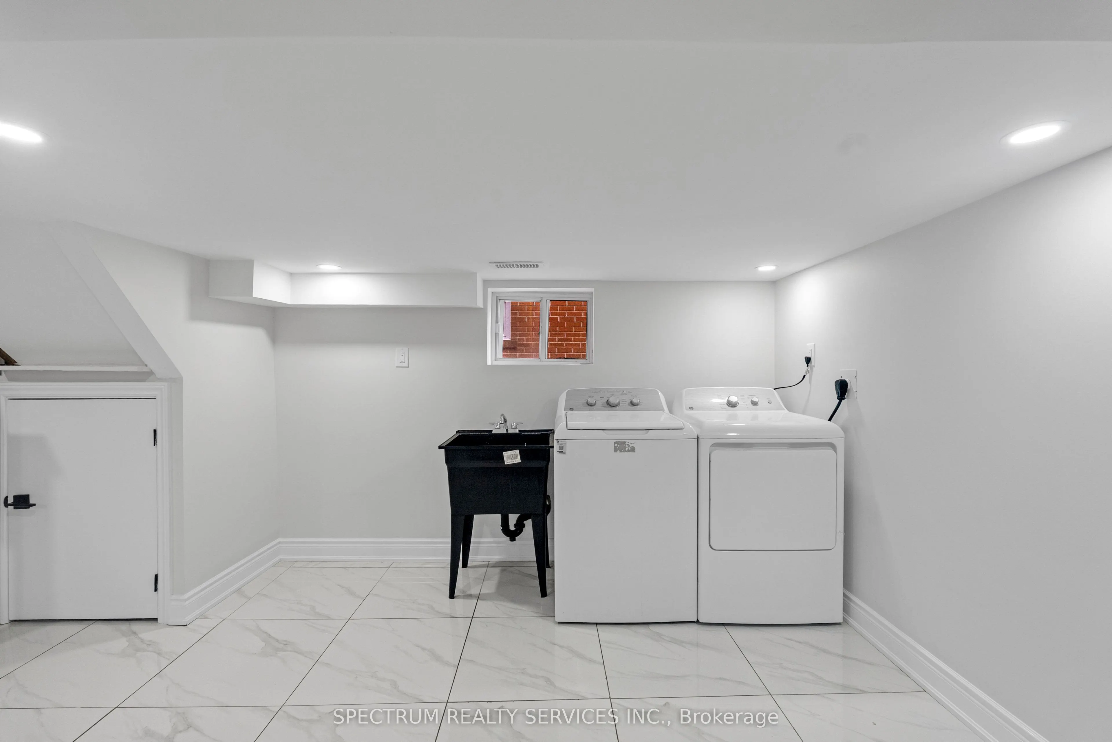 11 Vimy Avenue