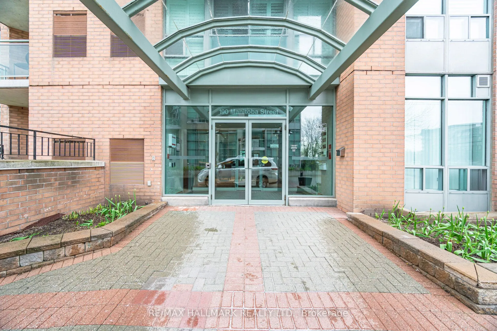 190 Manitoba Street #209