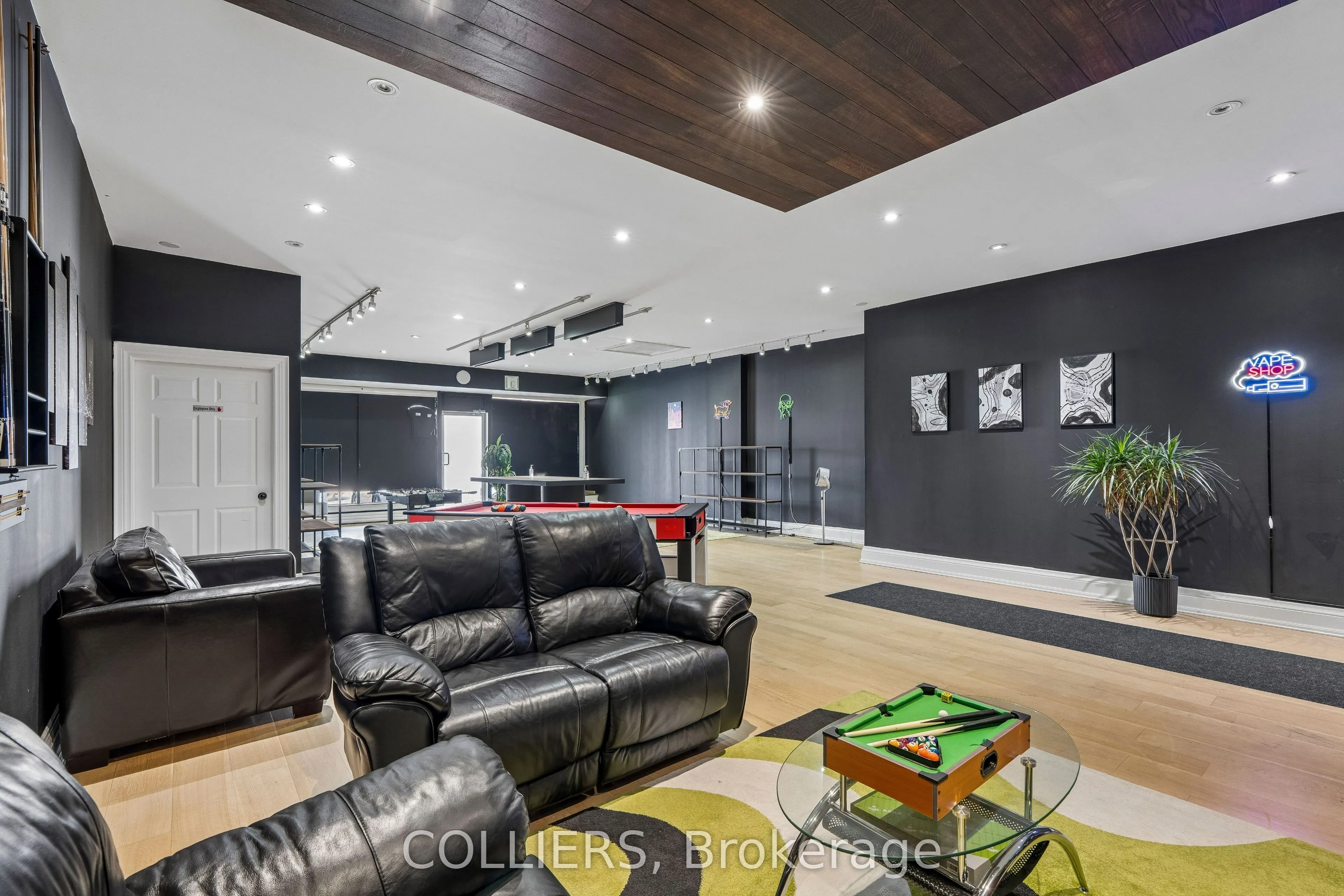 2473 Dufferin Street