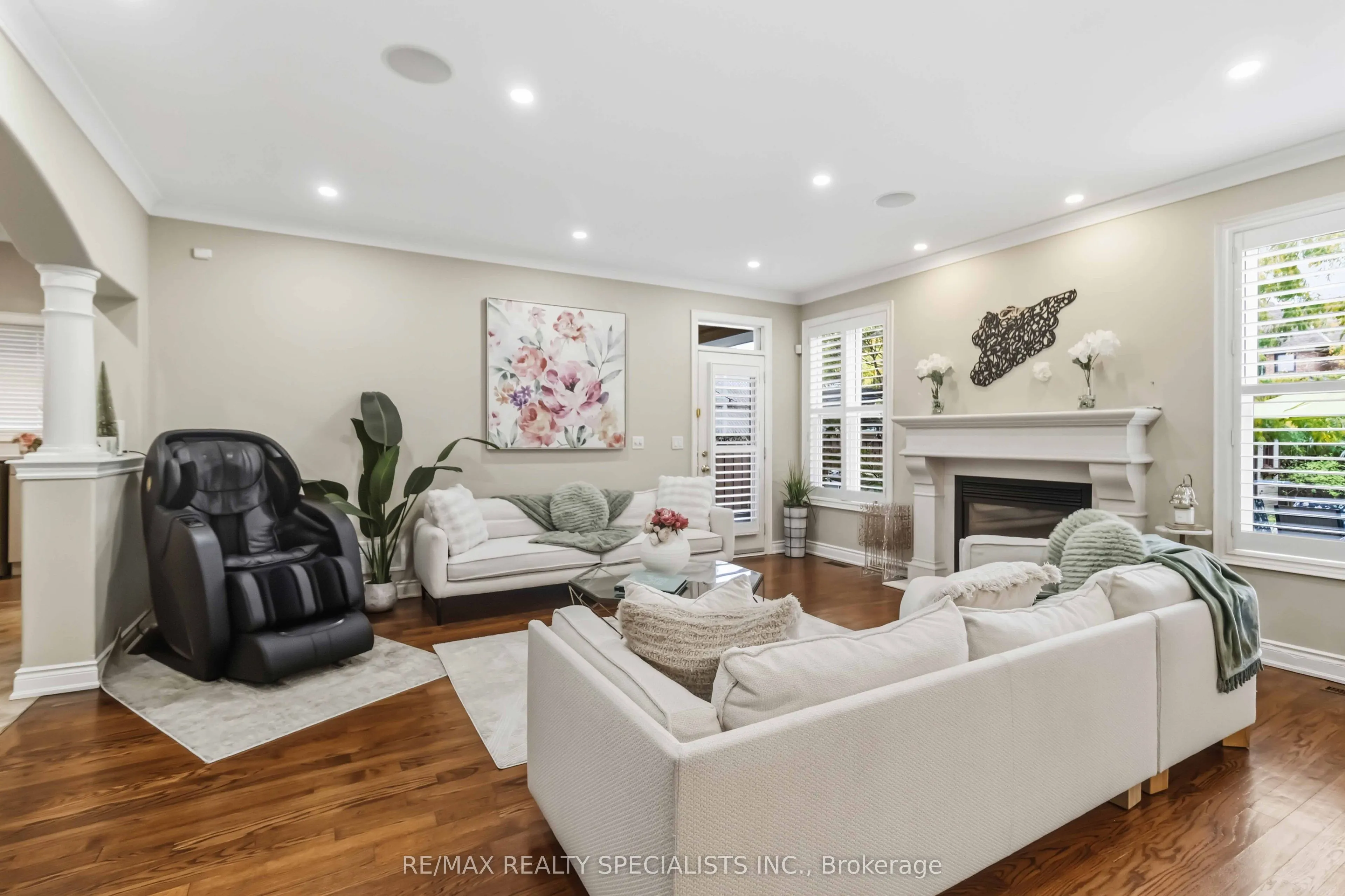 593 Renshaw Court