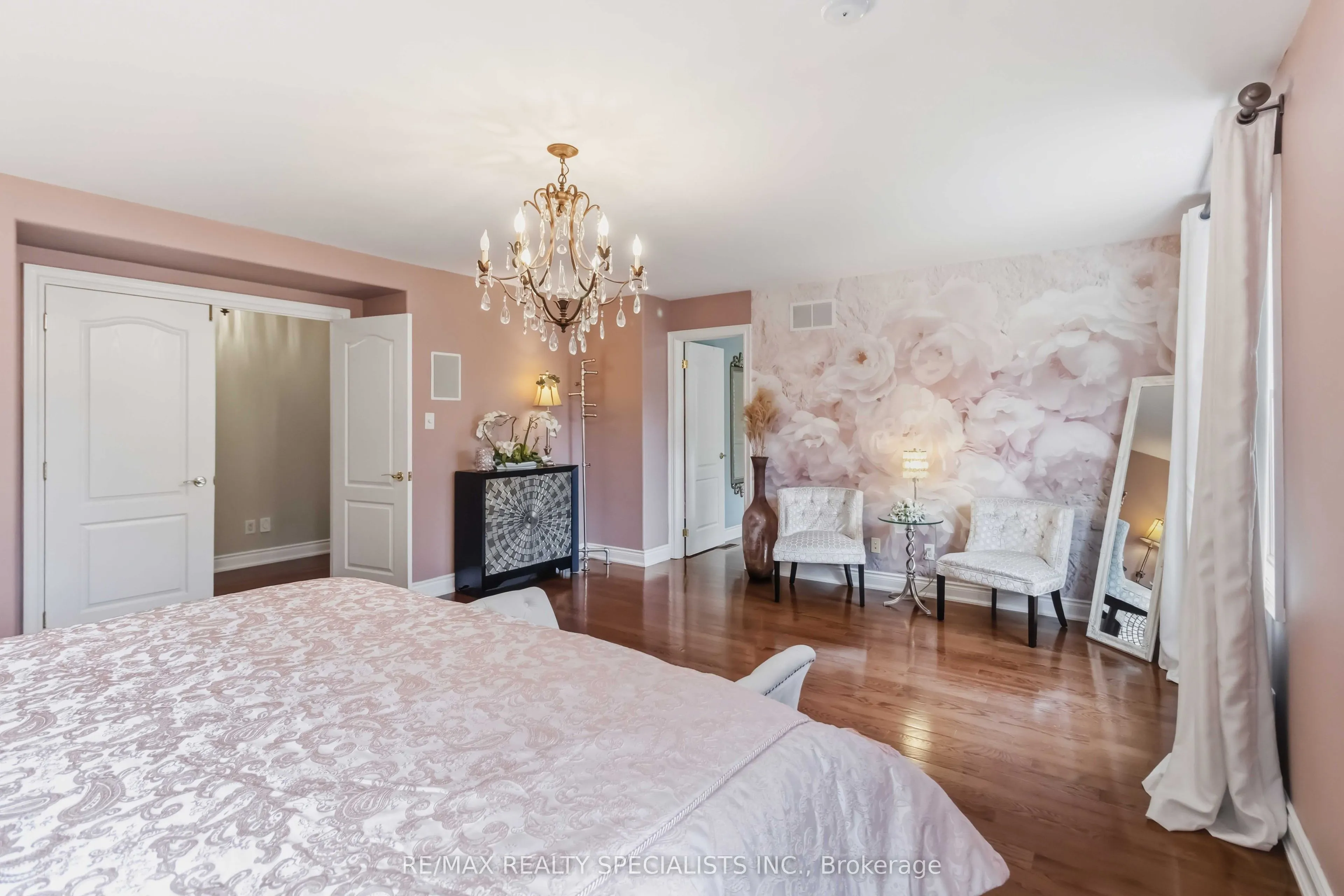 593 Renshaw Court