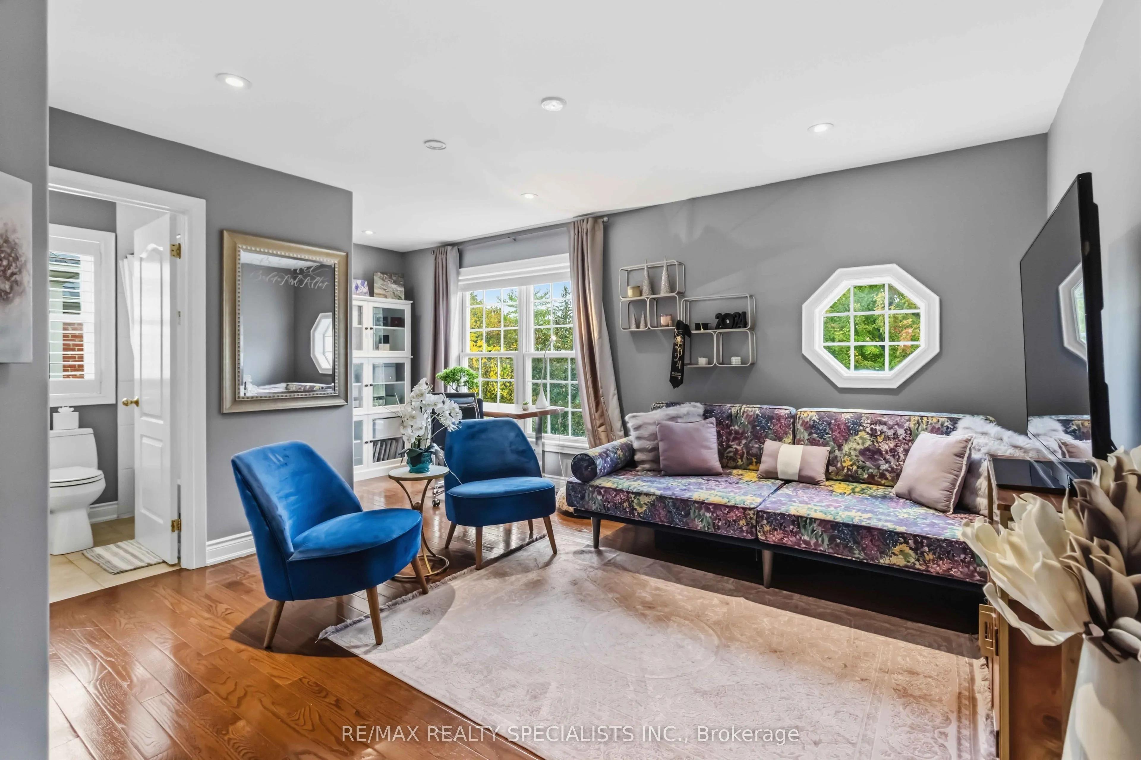 593 Renshaw Court