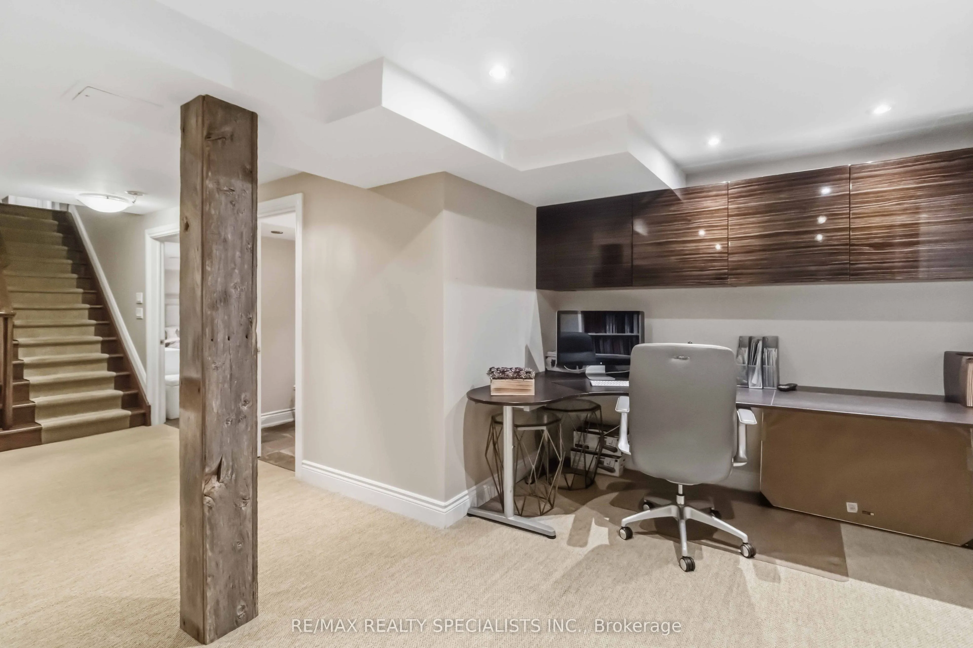 593 Renshaw Court