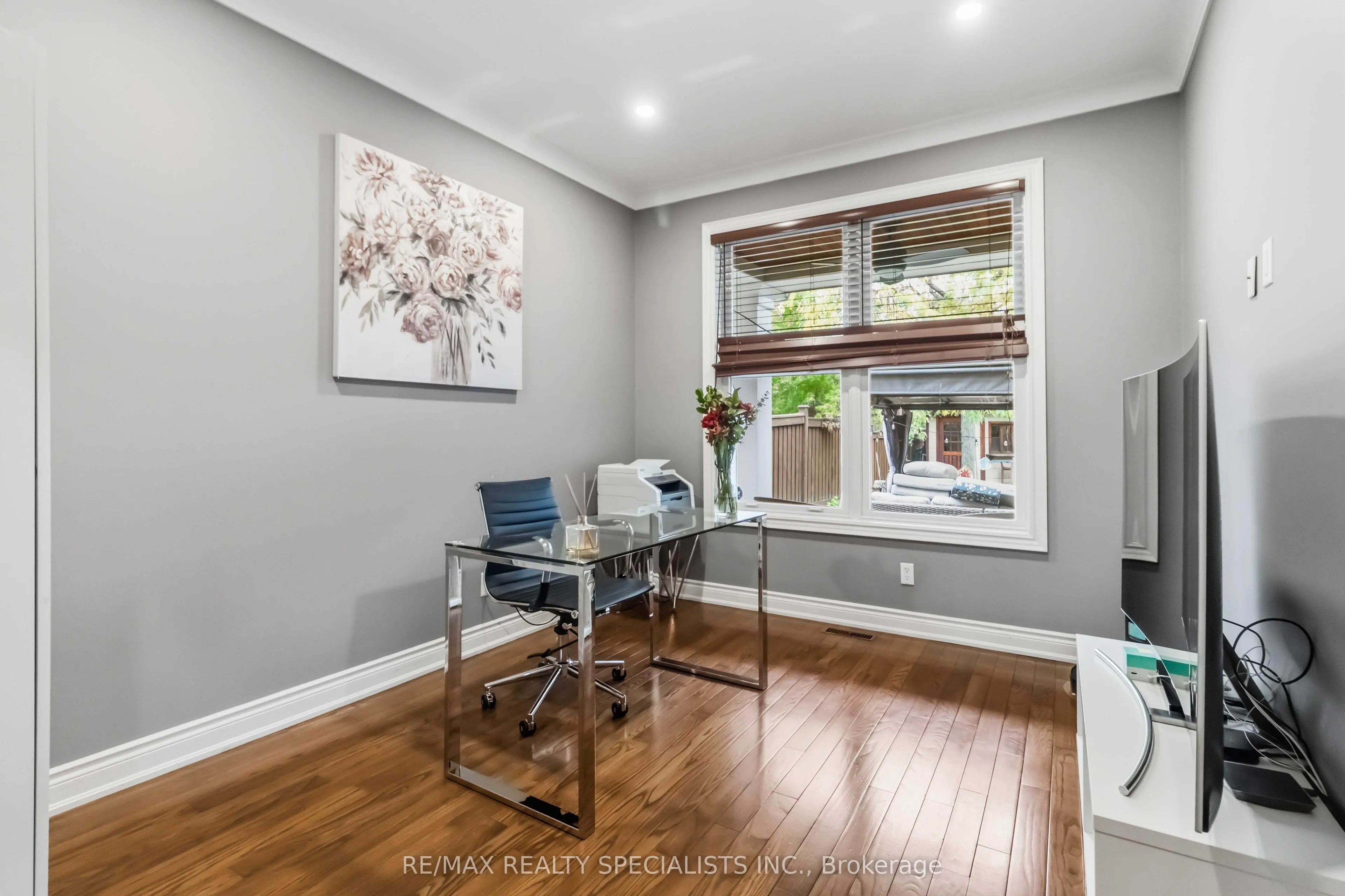 593 Renshaw Court