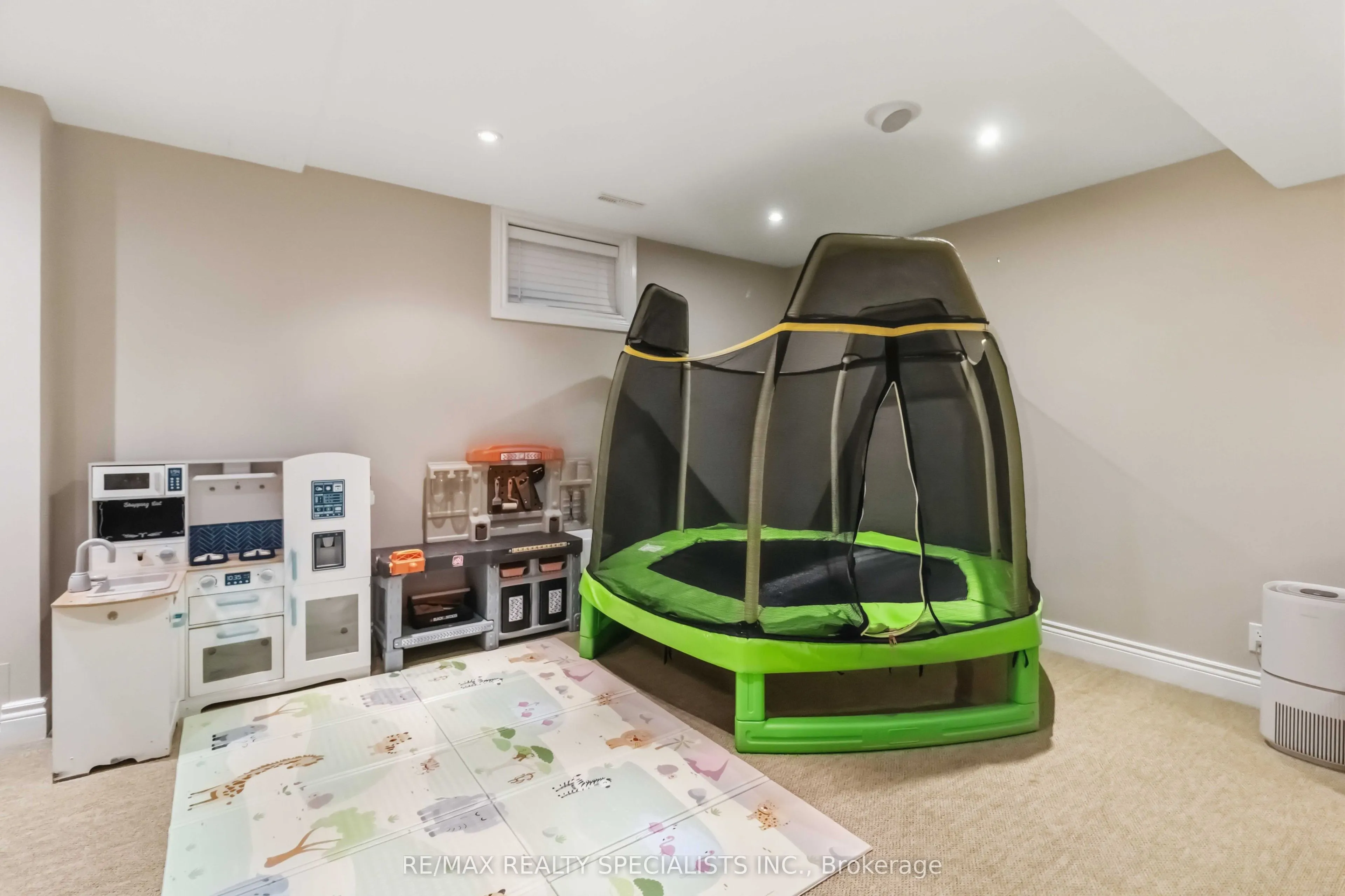 593 Renshaw Court