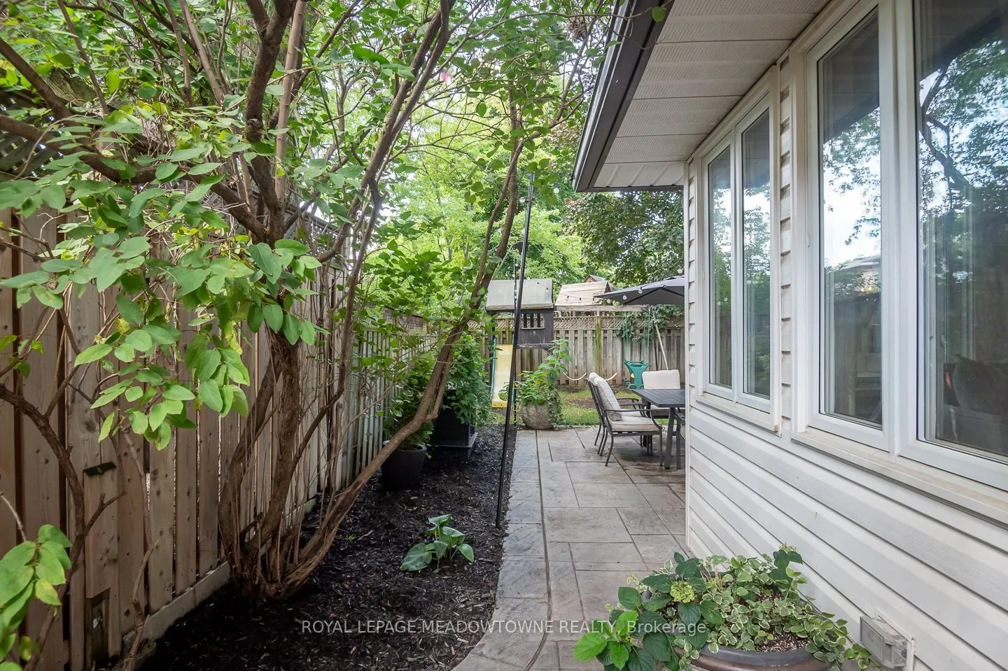 823 Laurier Avenue