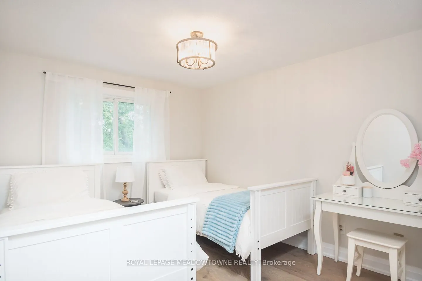 823 Laurier Avenue