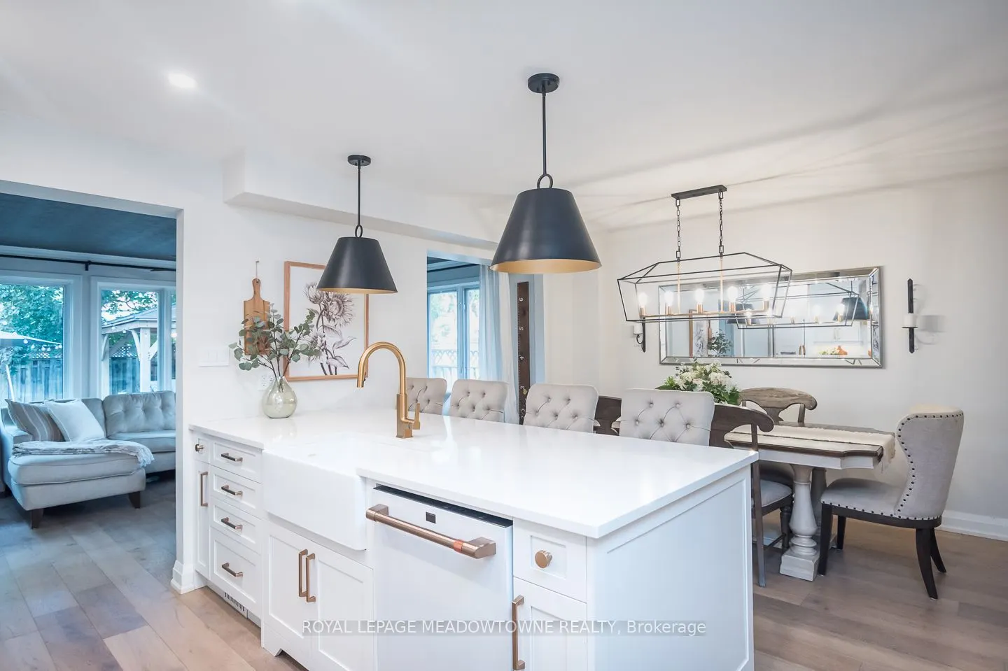 823 Laurier Avenue