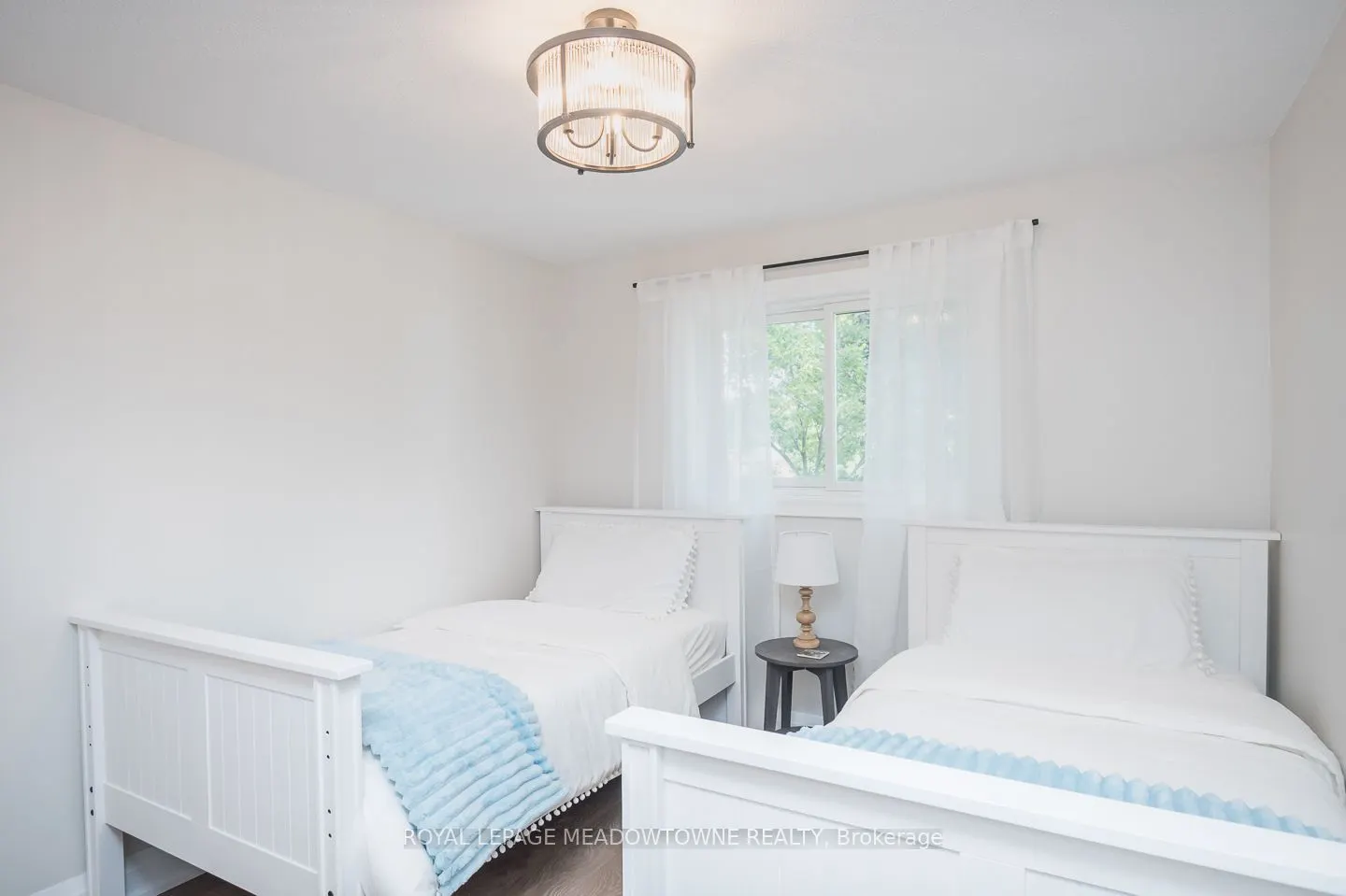 823 Laurier Avenue