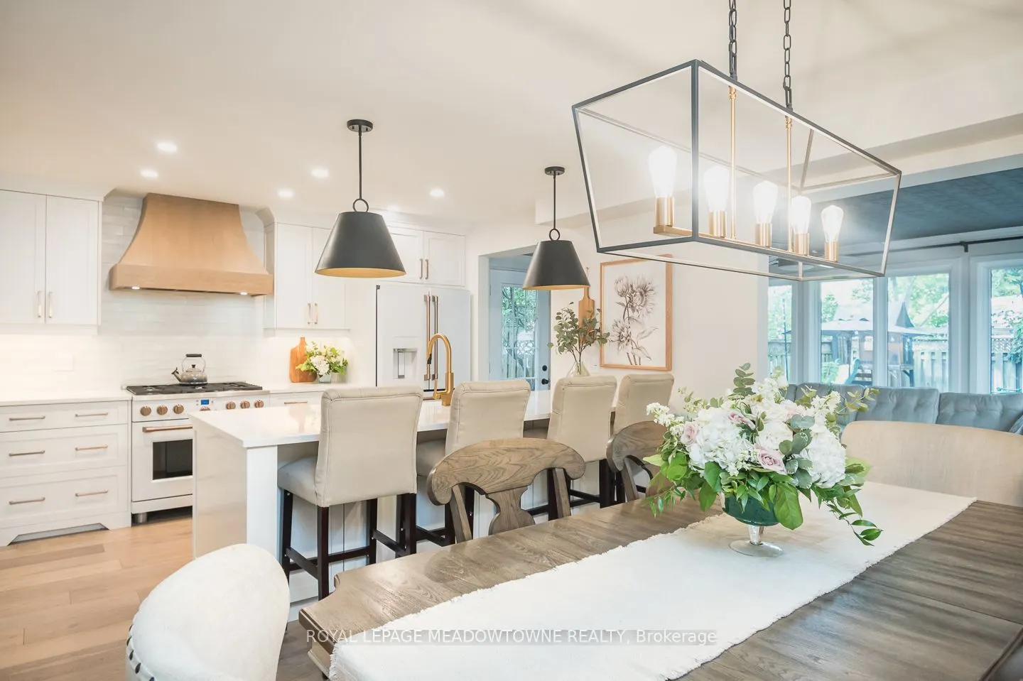 823 Laurier Avenue
