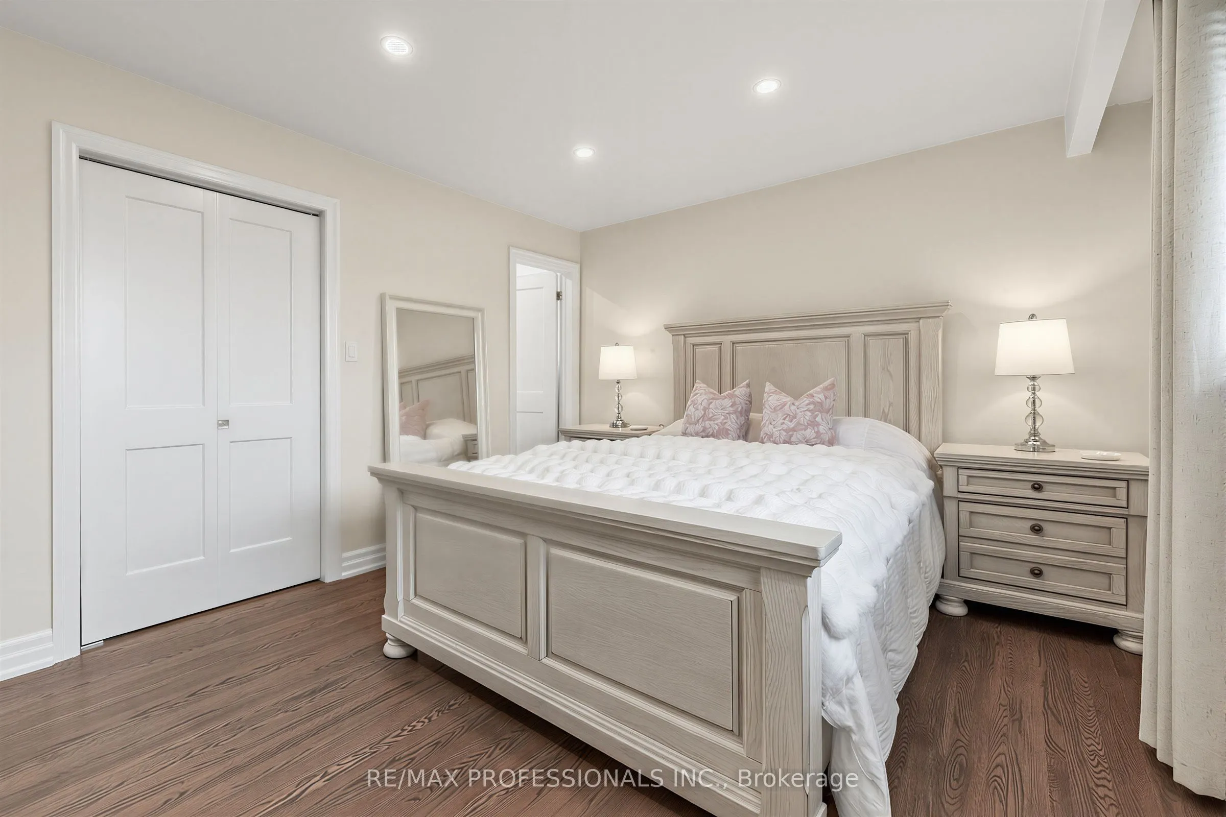 182 Gracefield Avenue