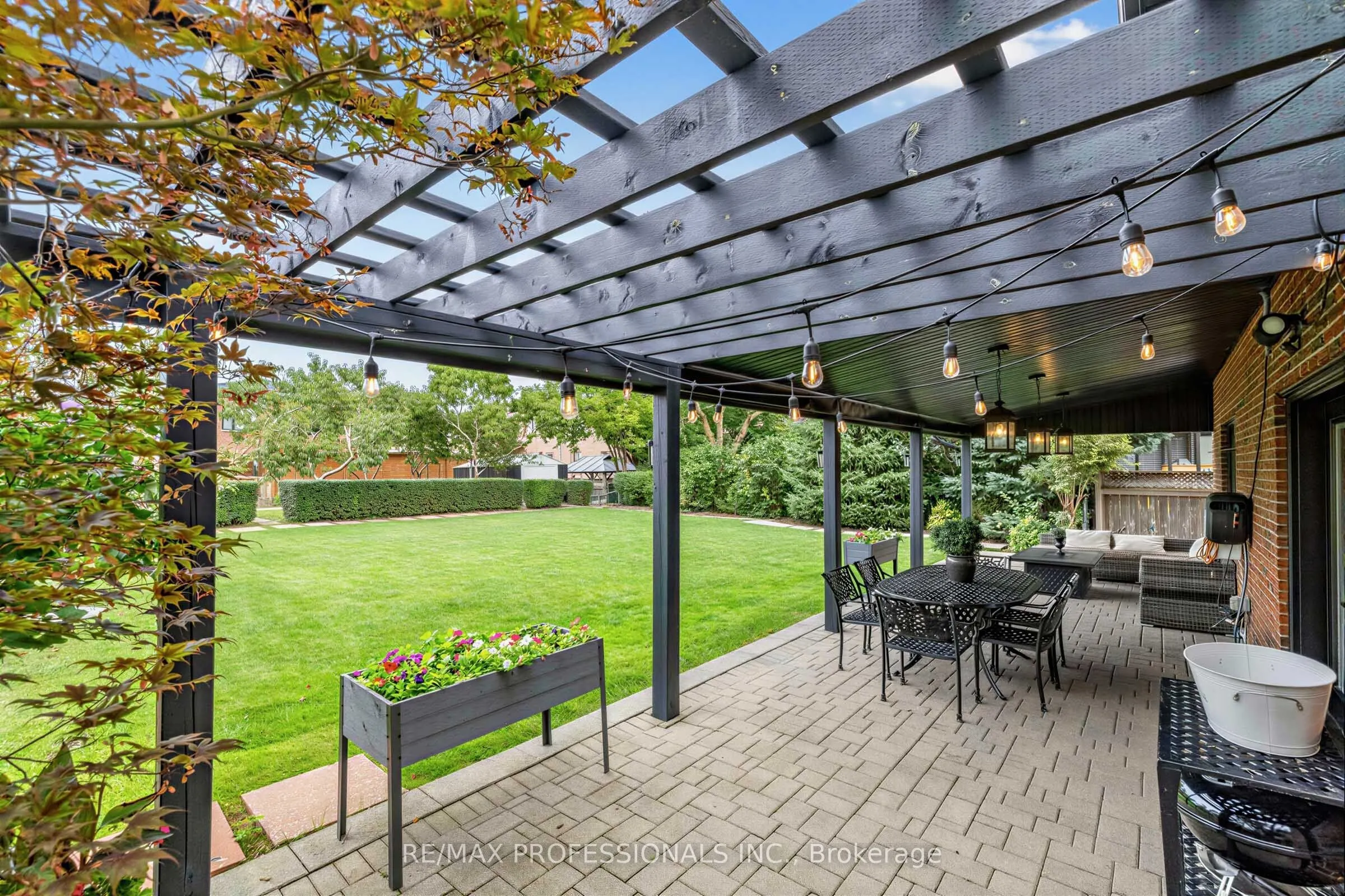 182 Gracefield Avenue