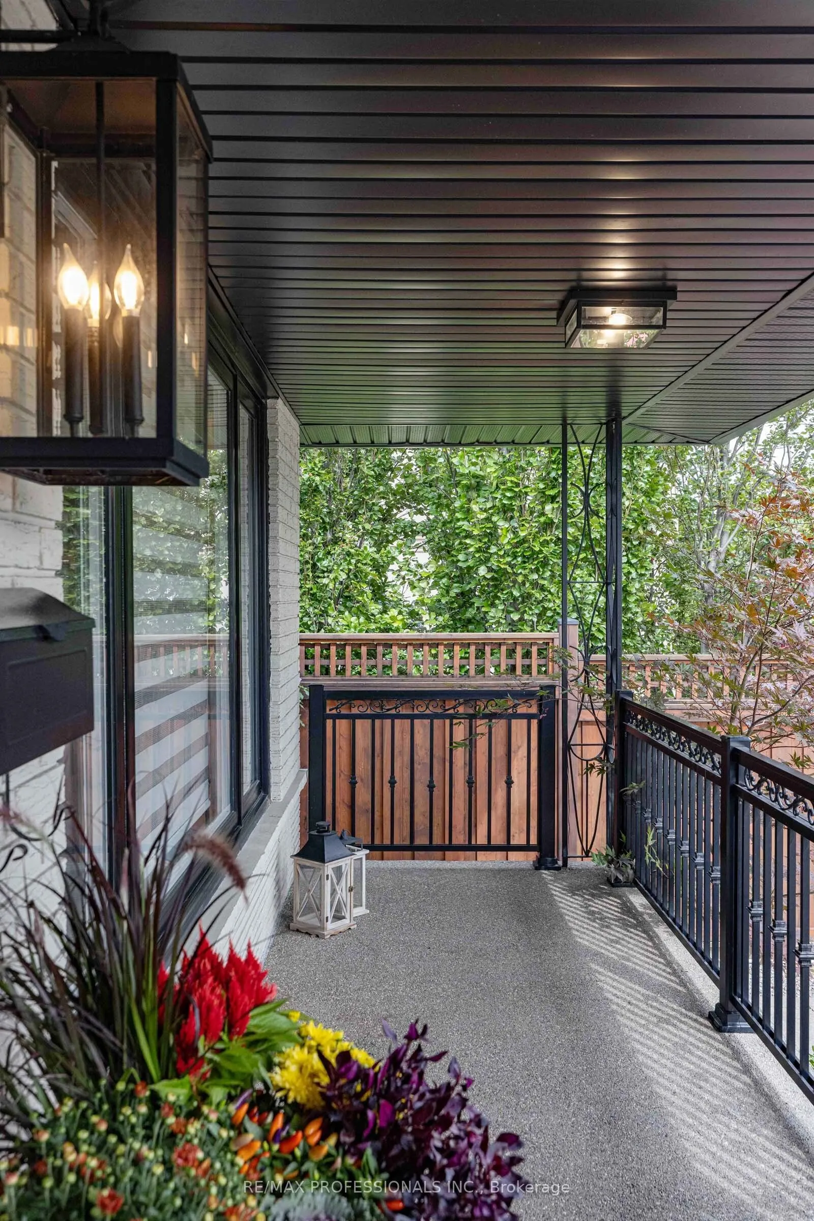 182 Gracefield Avenue