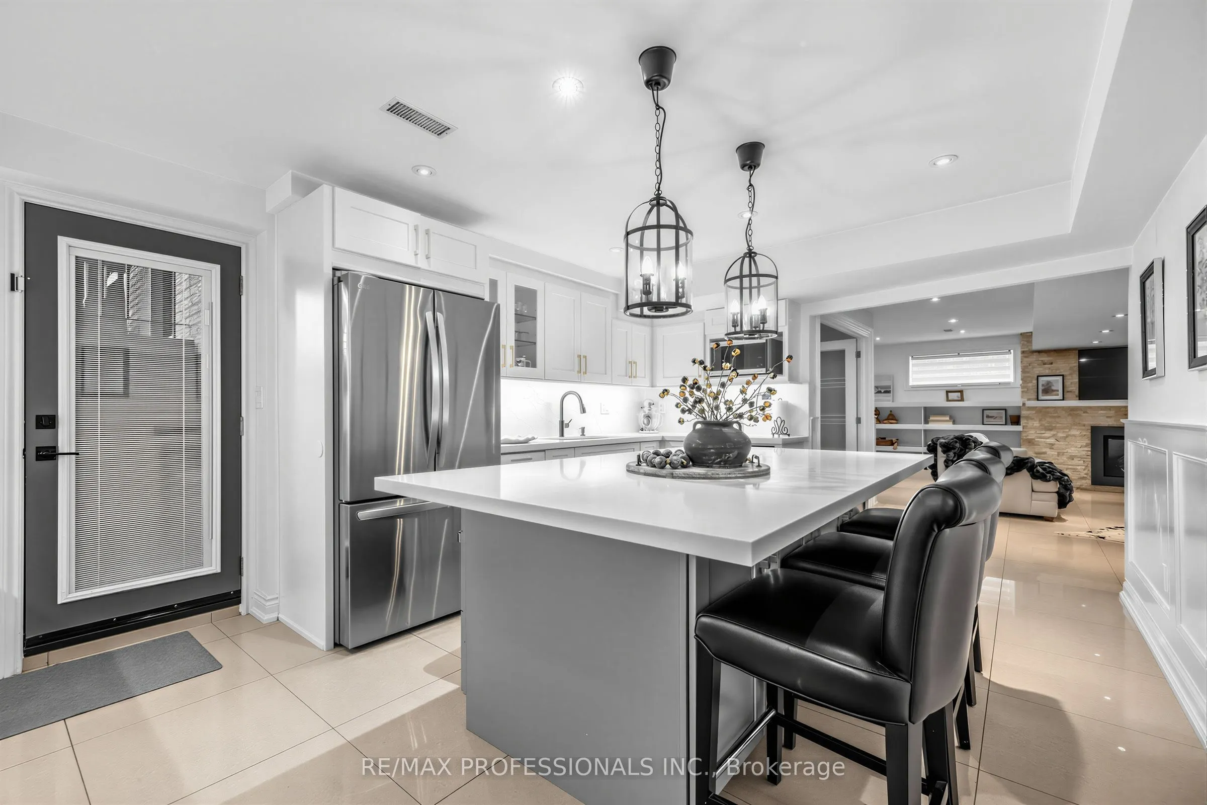 182 Gracefield Avenue