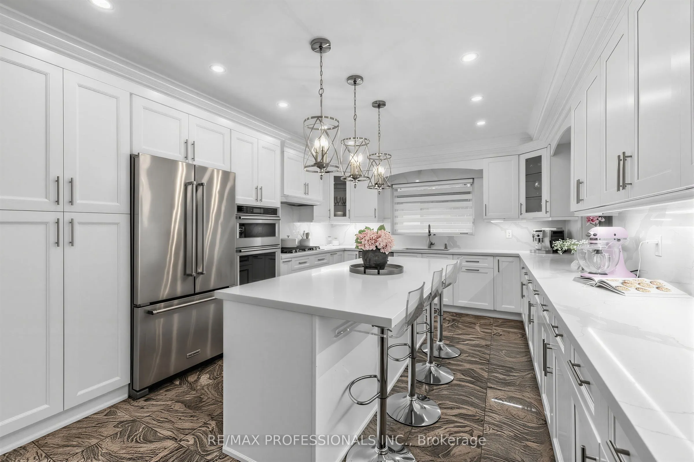 182 Gracefield Avenue