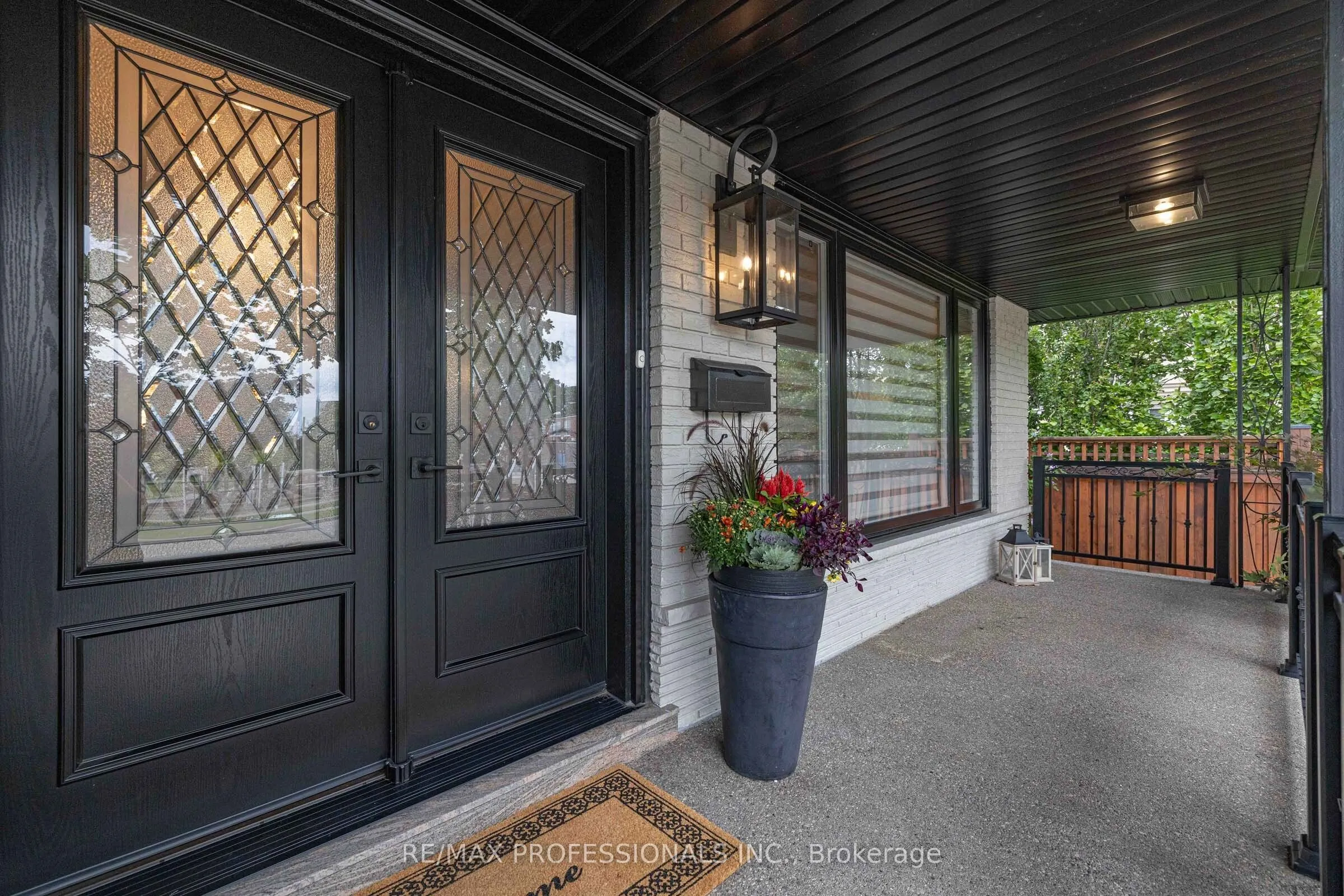 182 Gracefield Avenue