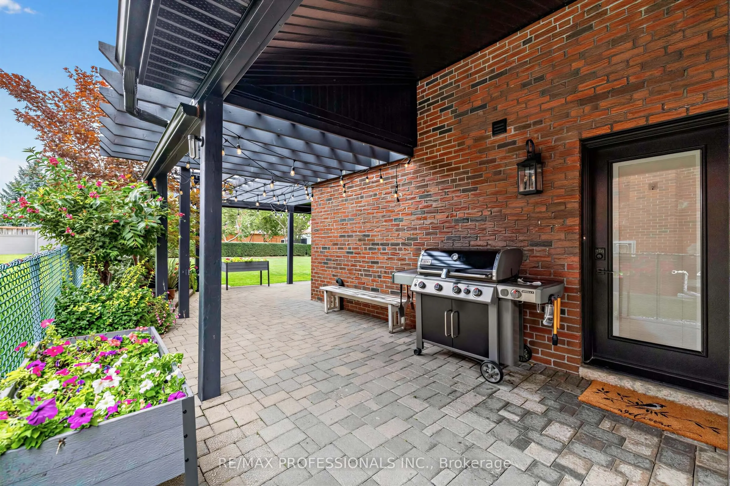 182 Gracefield Avenue