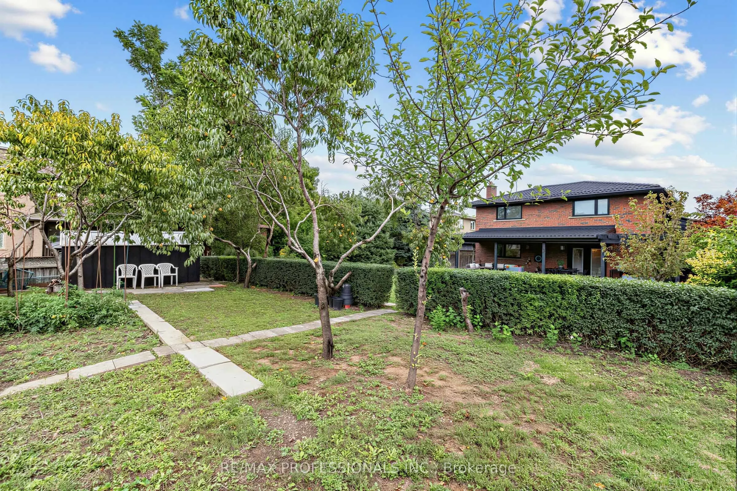 182 Gracefield Avenue