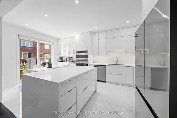 13 Seafair Crescent