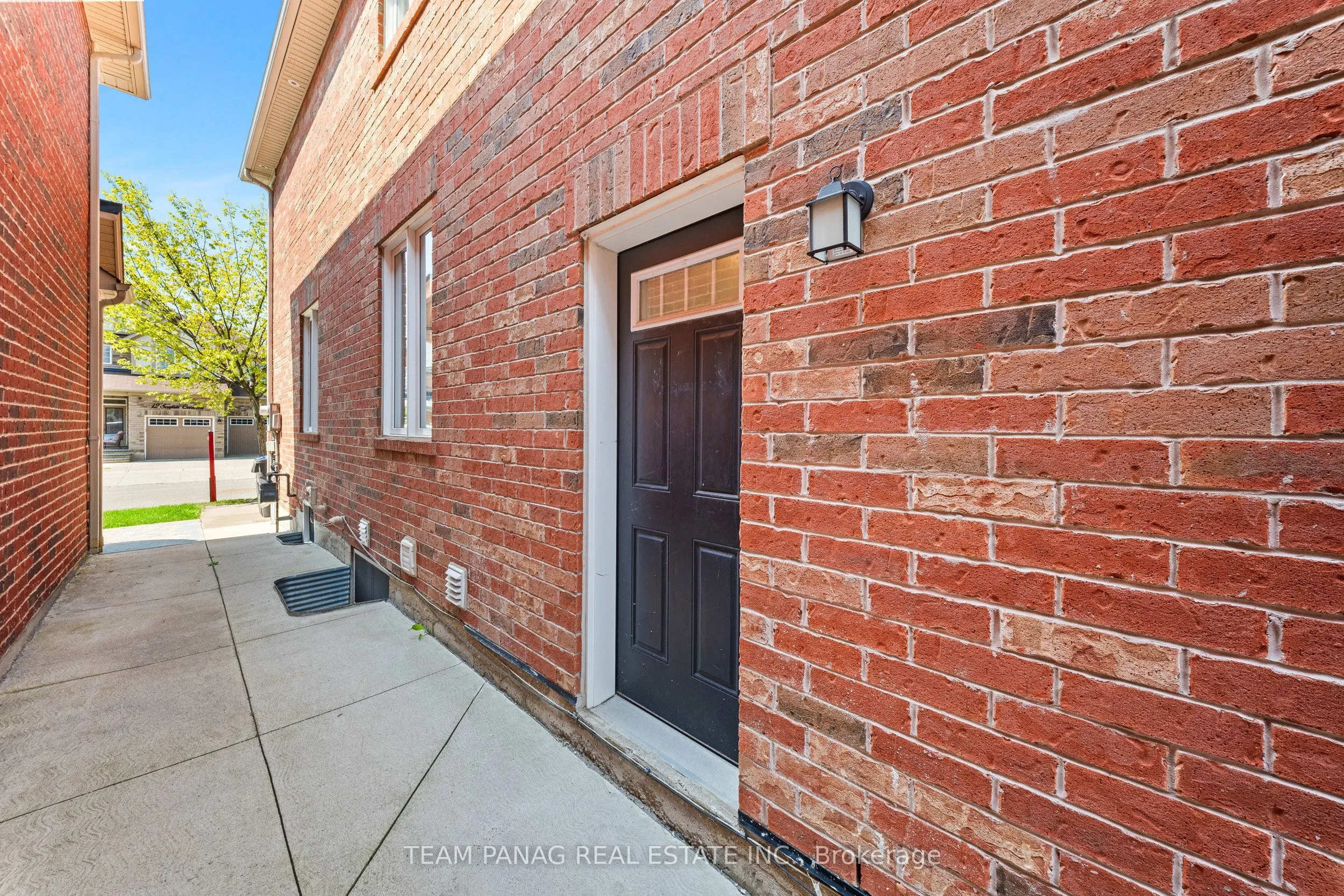 13 Seafair Crescent