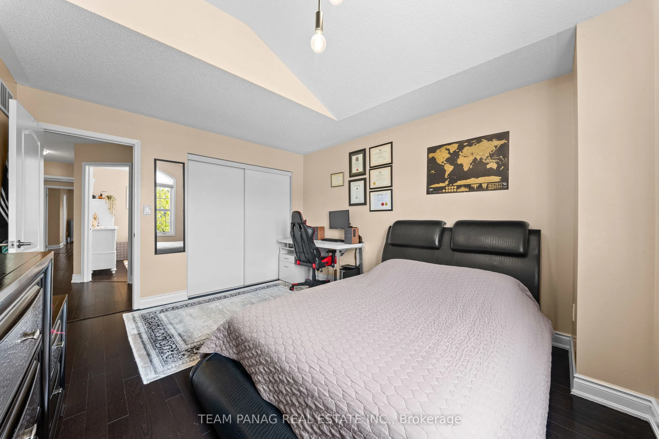 13 Seafair Crescent