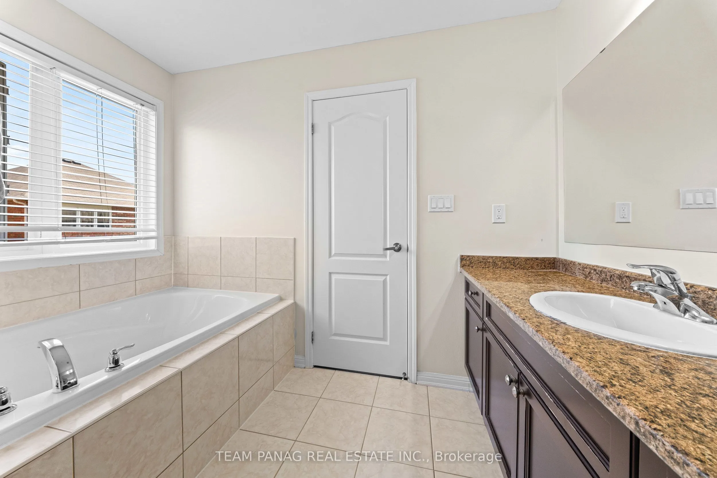 13 Seafair Crescent