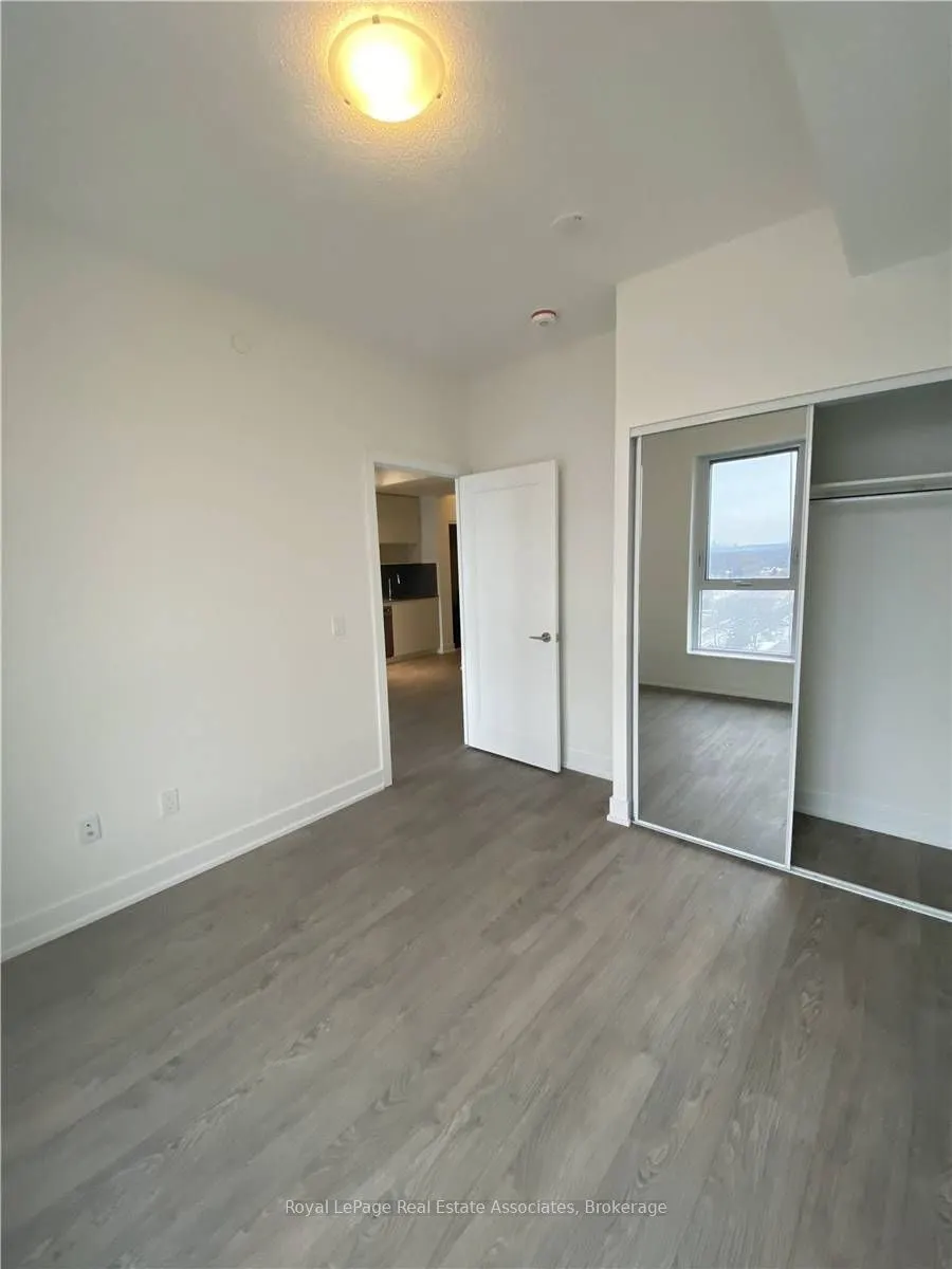 7 Mabelle Avenue #1005