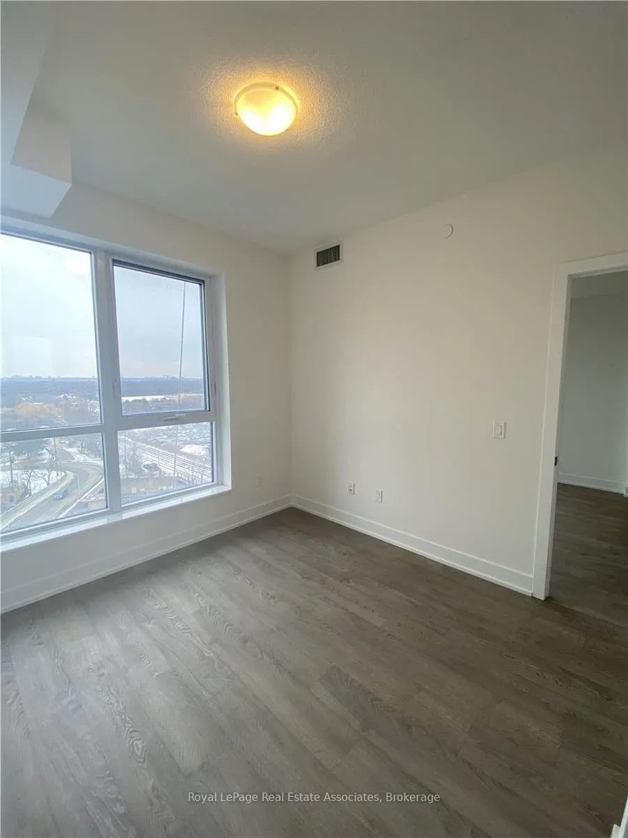 7 Mabelle Avenue #1005