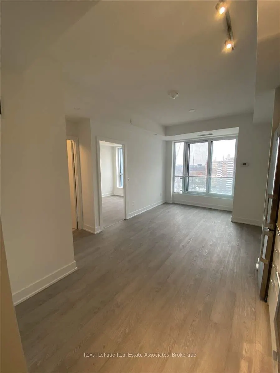 7 Mabelle Avenue #1005