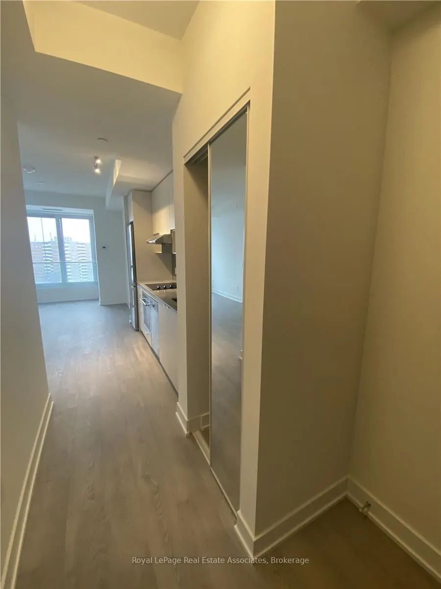7 Mabelle Avenue #1005