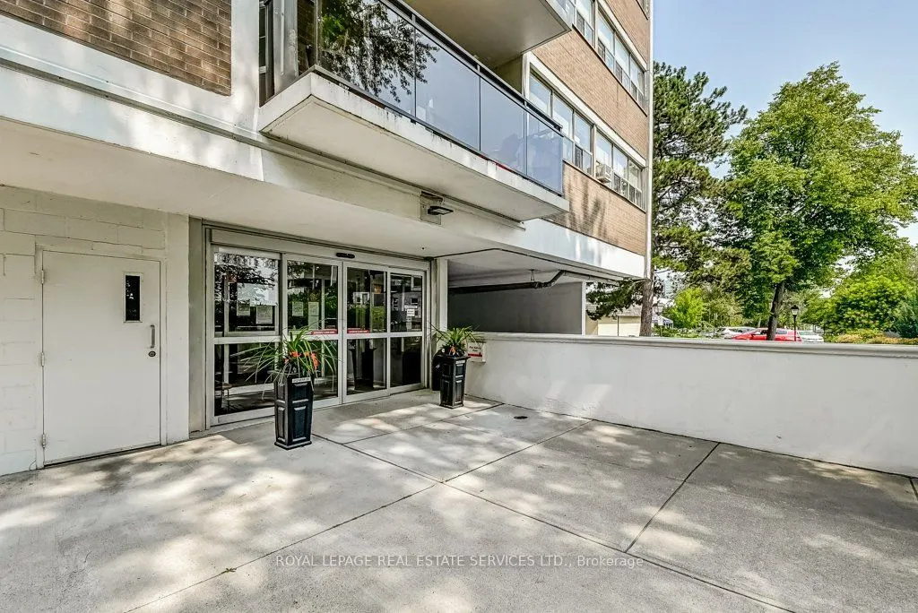 212 Kerr Street #404