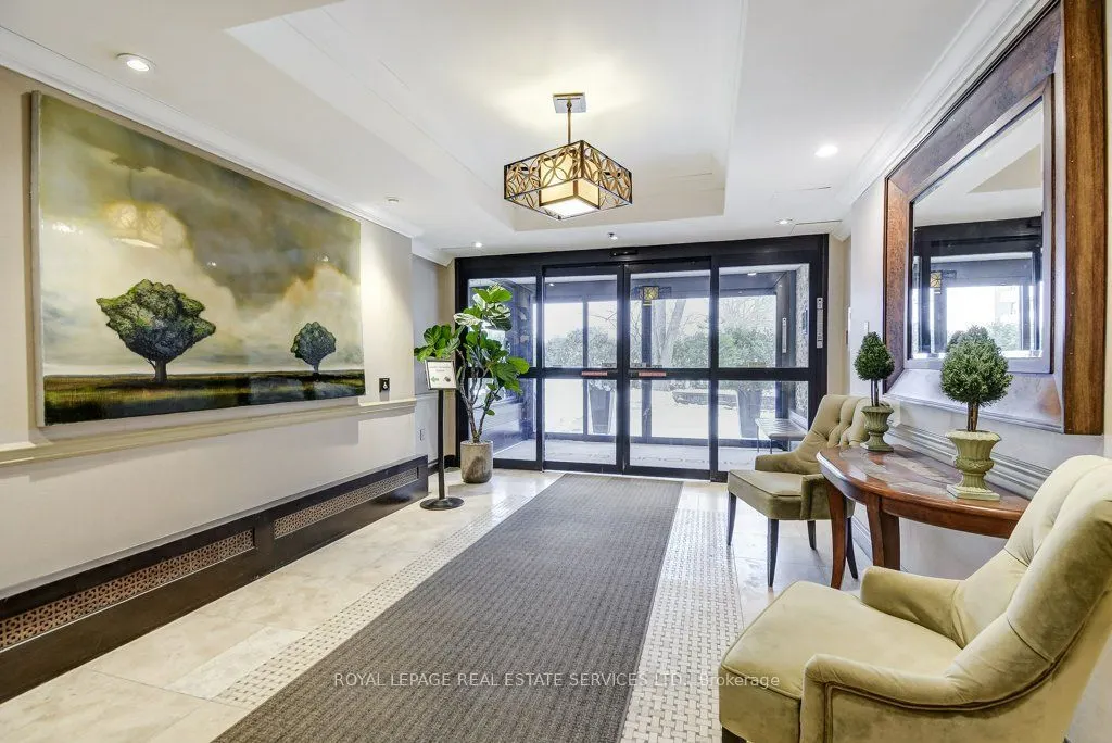 212 Kerr Street #404