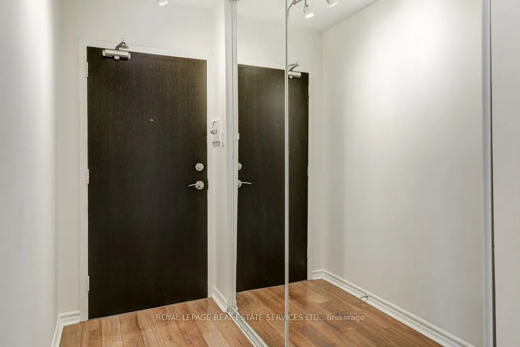 212 Kerr Street #404