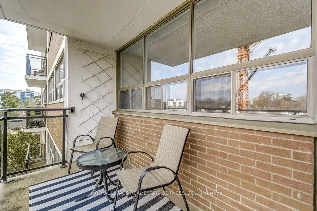 212 Kerr Street #404