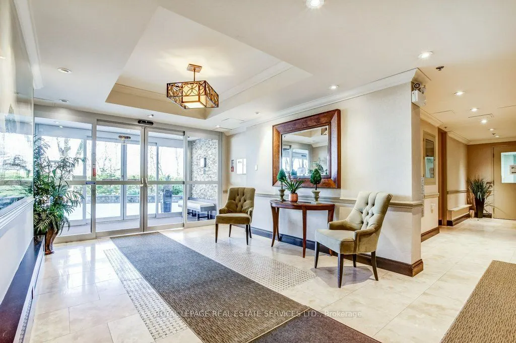212 Kerr Street #404