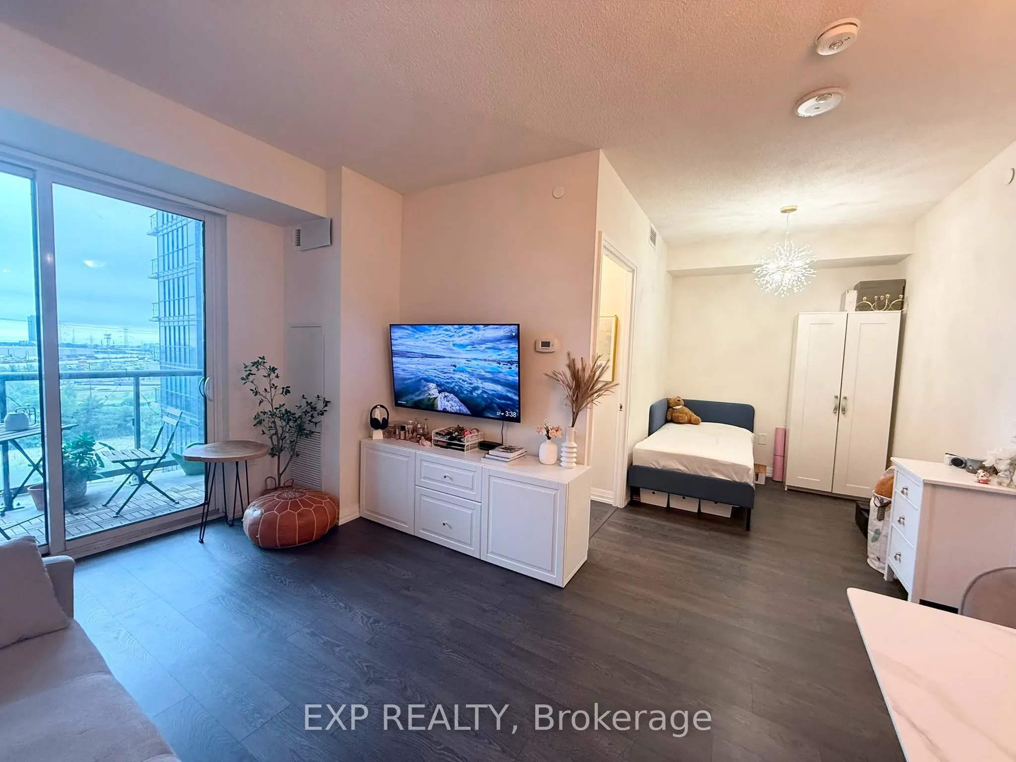 50 Thomas Riley Road #520