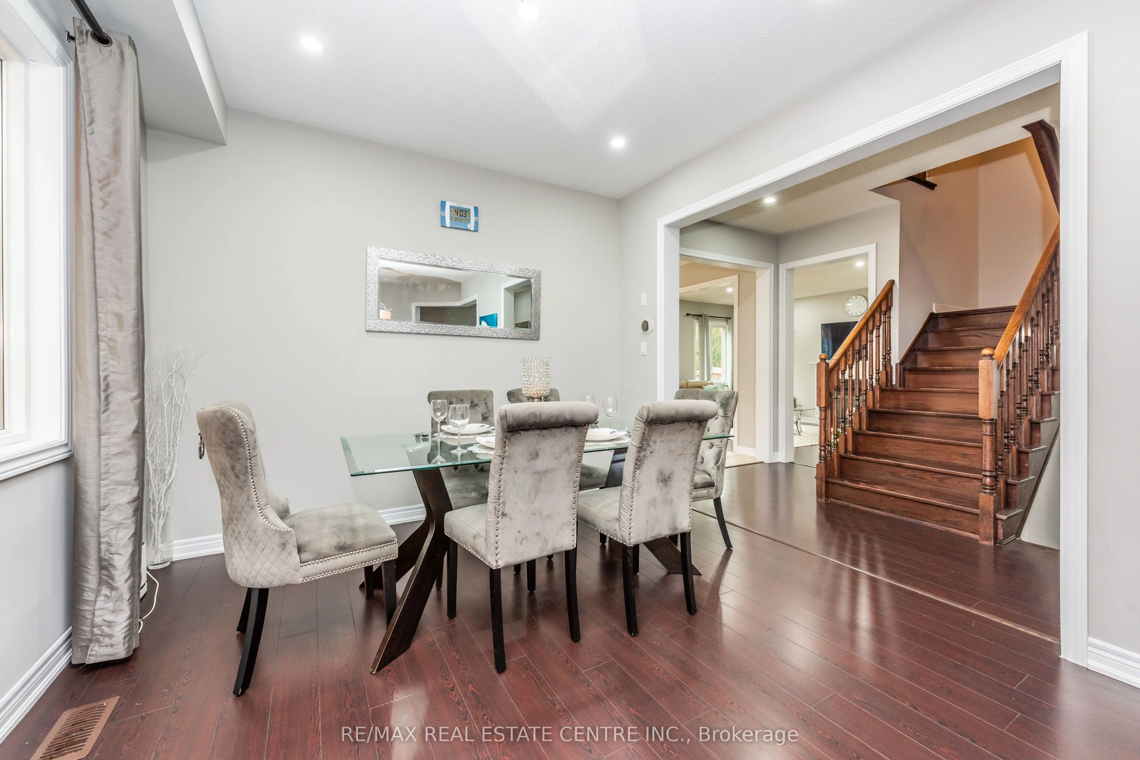 456 Laundon Terrace