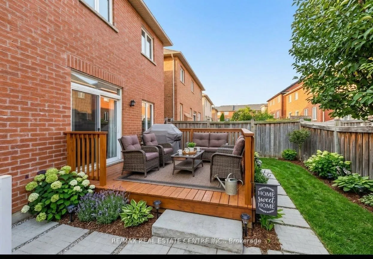 456 Laundon Terrace
