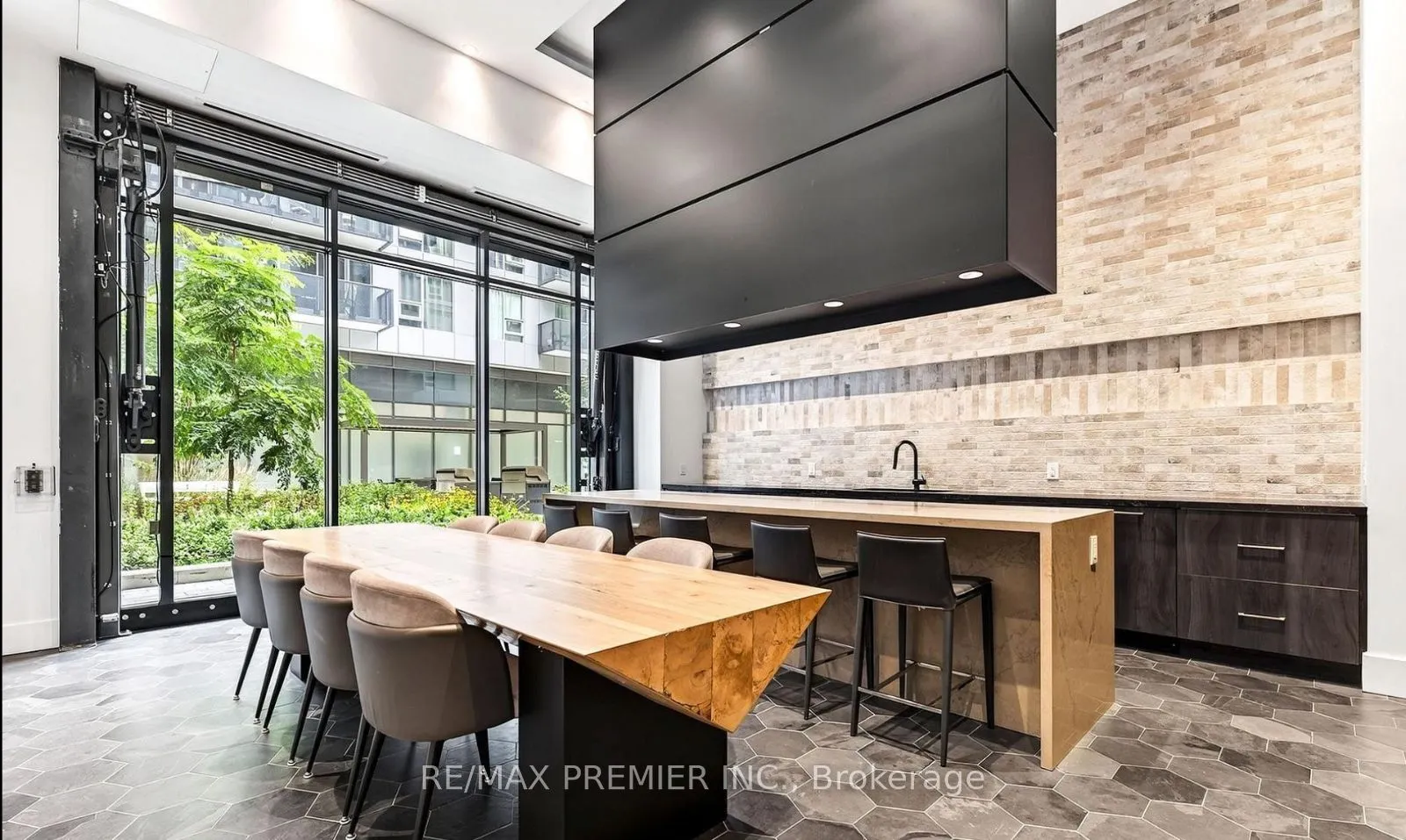 2450 Old Bronte Road #544