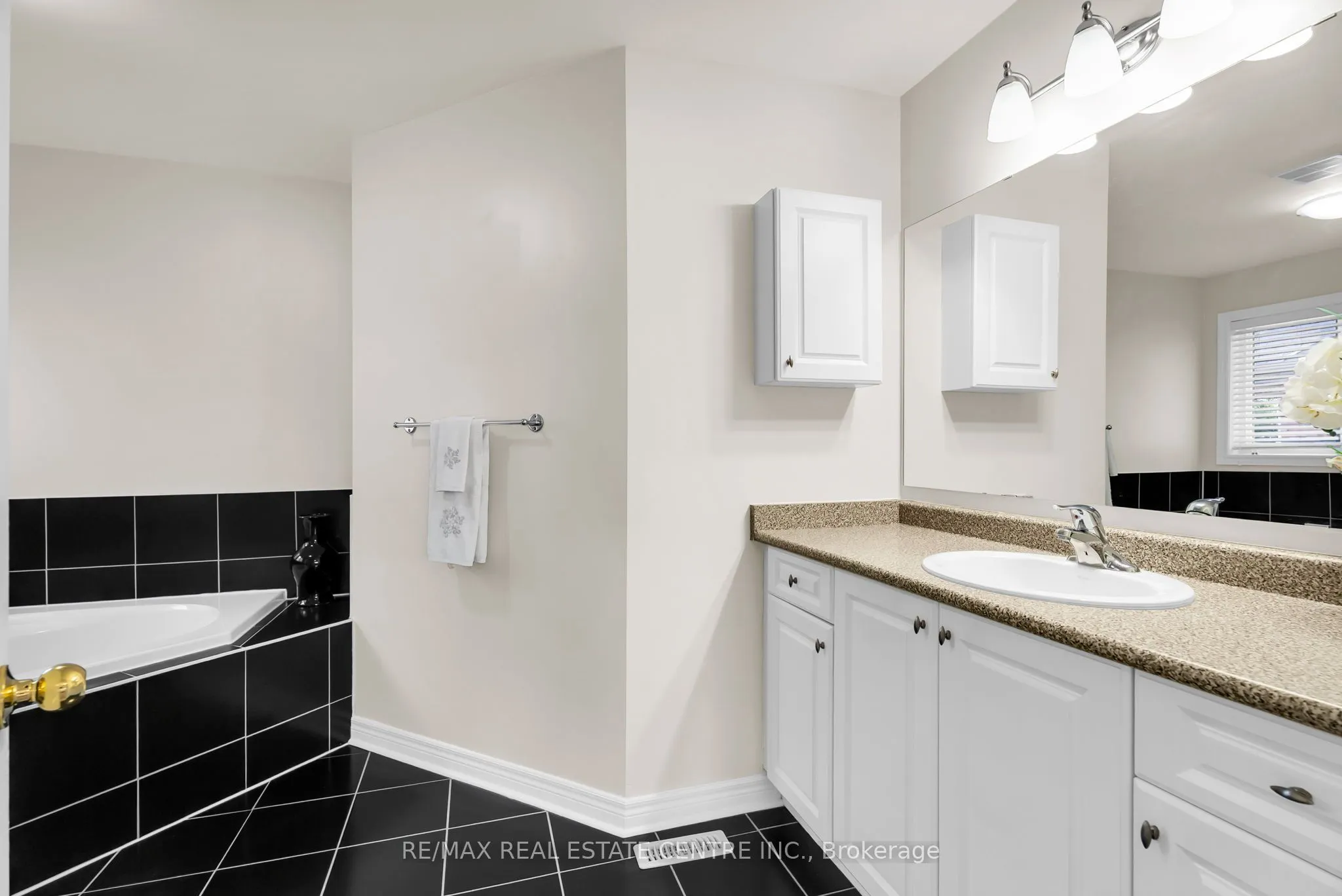 43 Delphinium Way