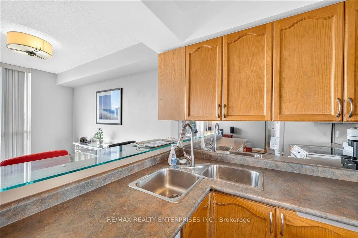 1150 Parkwest Place #403