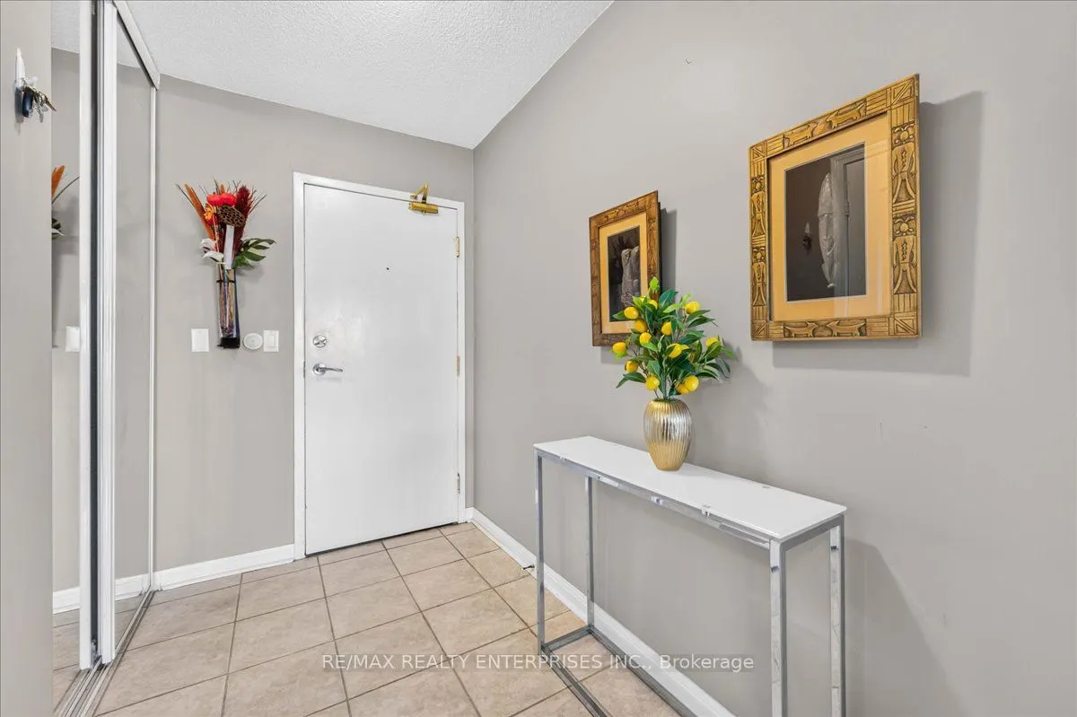 1150 Parkwest Place #403