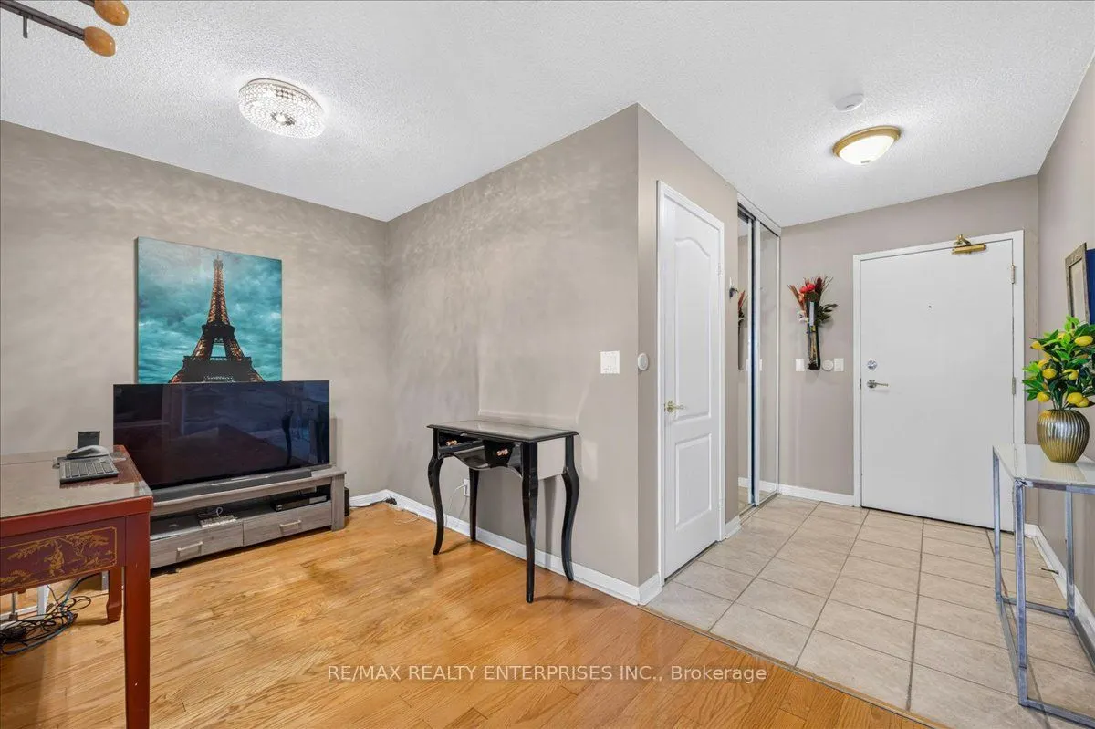 1150 Parkwest Place #403