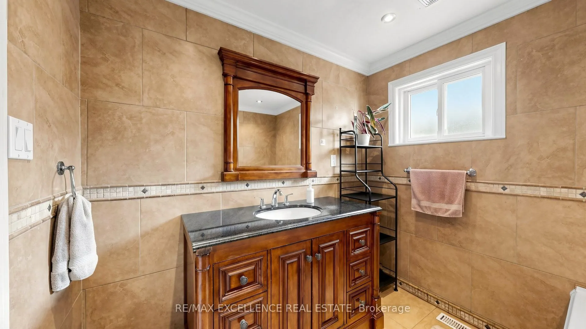 28 Glenvale Boulevard